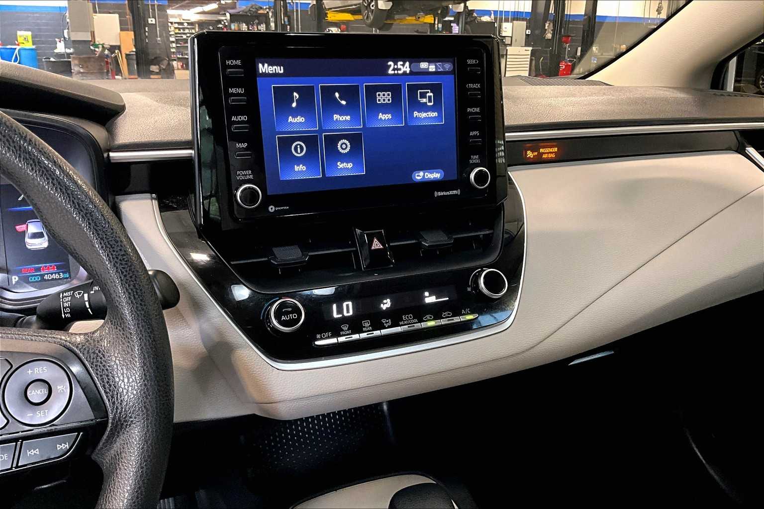 2022 Toyota Corolla LE - Photo 18
