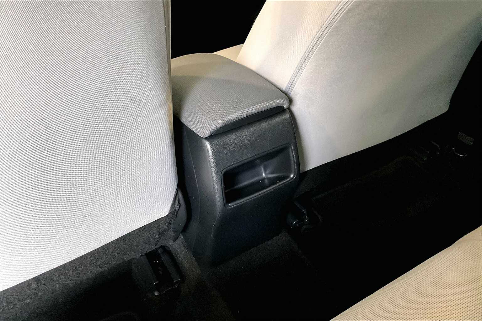 2022 Toyota Corolla LE - Photo 28