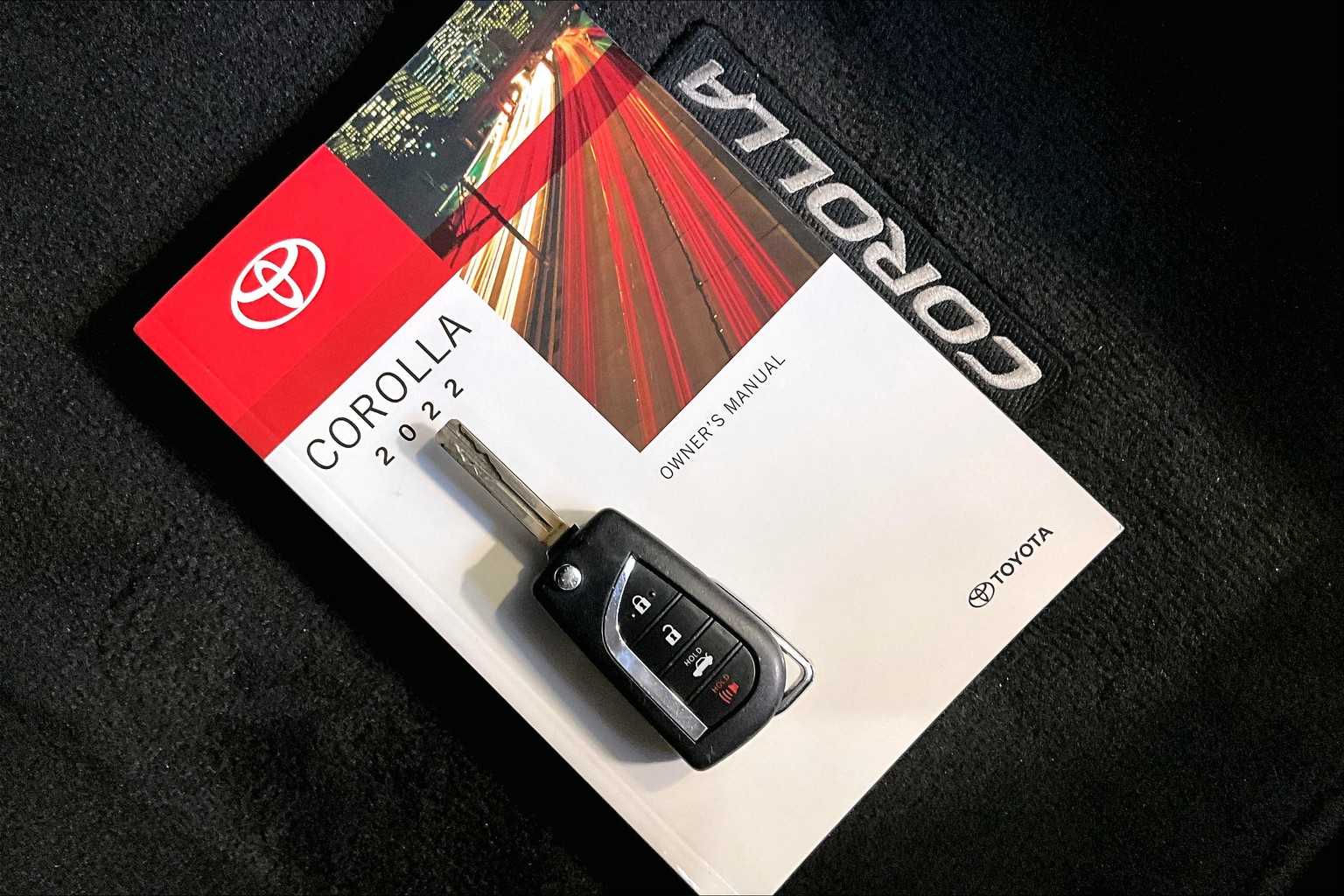 2022 Toyota Corolla LE - Photo 31