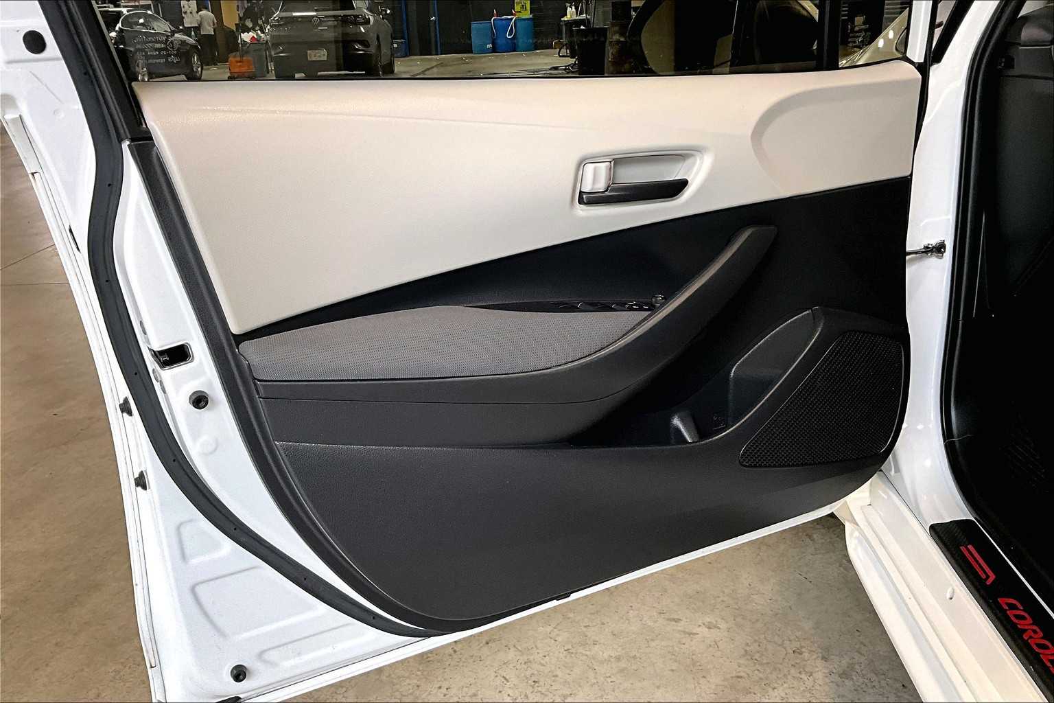 2022 Toyota Corolla LE - Photo 9