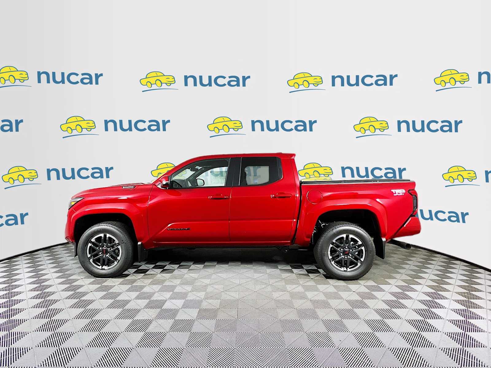 2025 Toyota Tacoma TRD Sport Hybrid - Photo 3