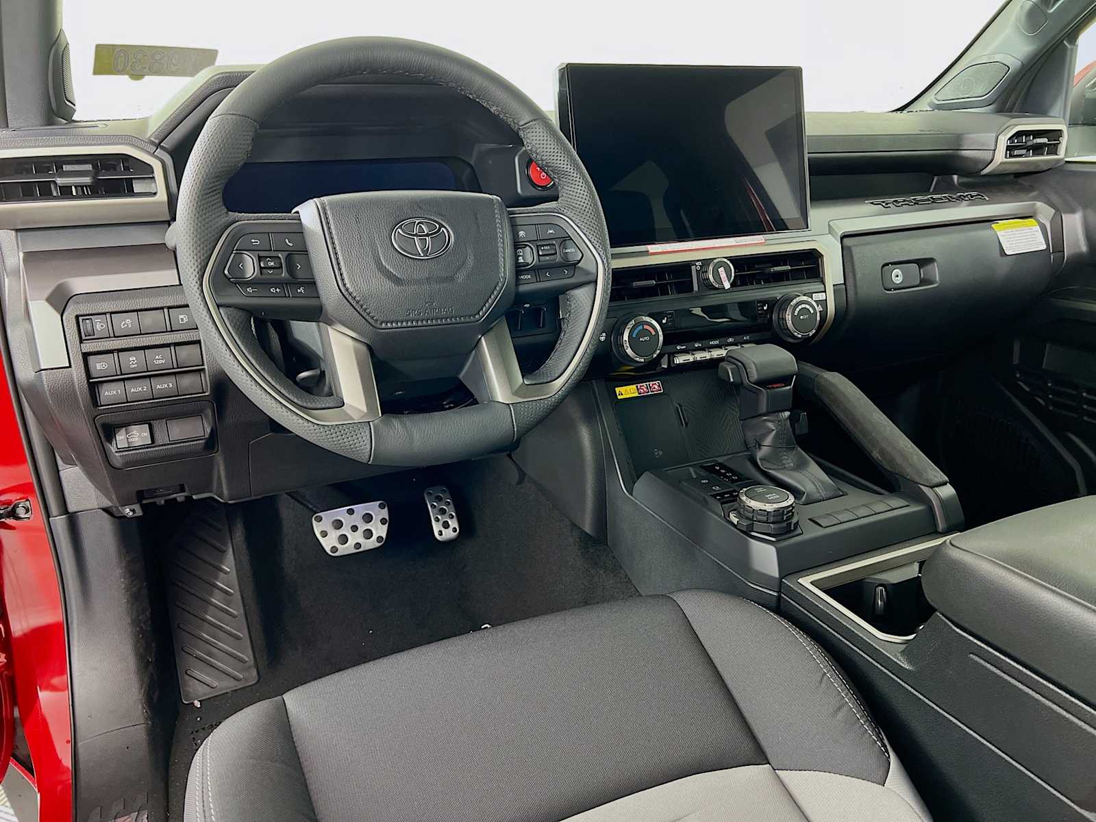 2025 Toyota Tacoma TRD Sport Hybrid - Photo 4