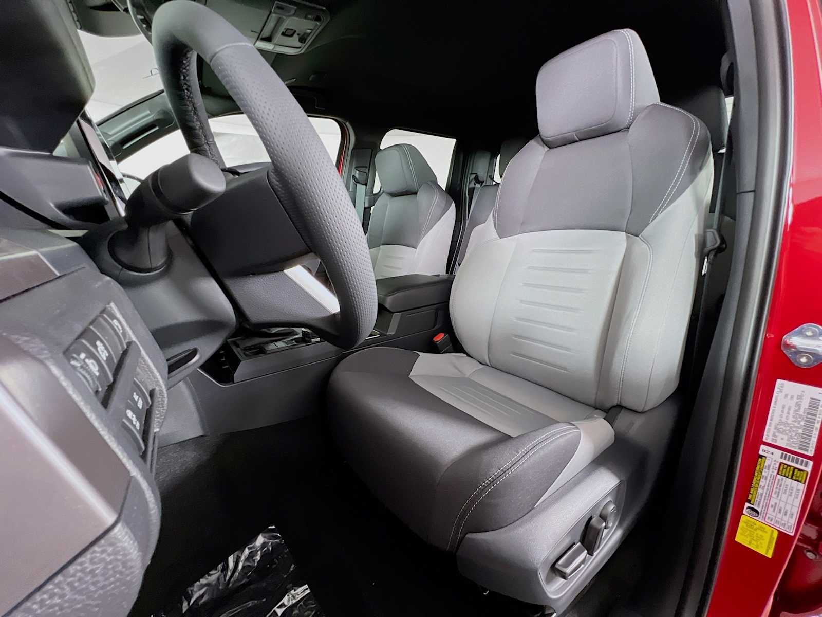 2025 Toyota Tacoma TRD Sport Hybrid - Photo 10