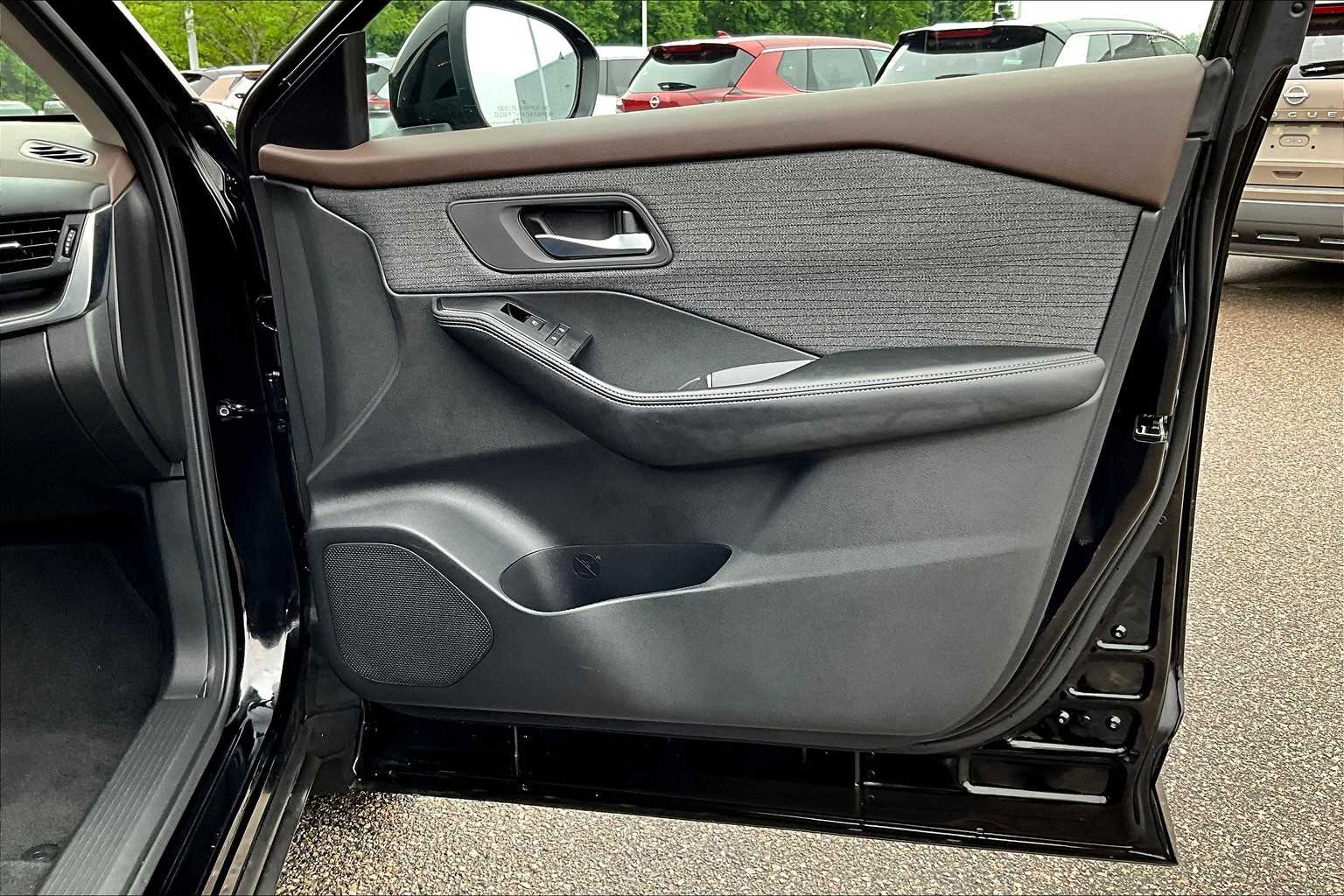 2023 Nissan Rogue SV - Photo 12