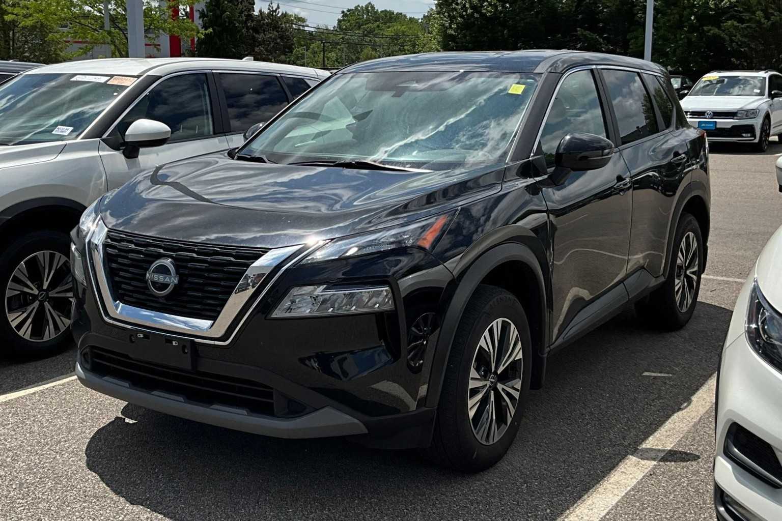 2023 Nissan Rogue SV - Photo 3