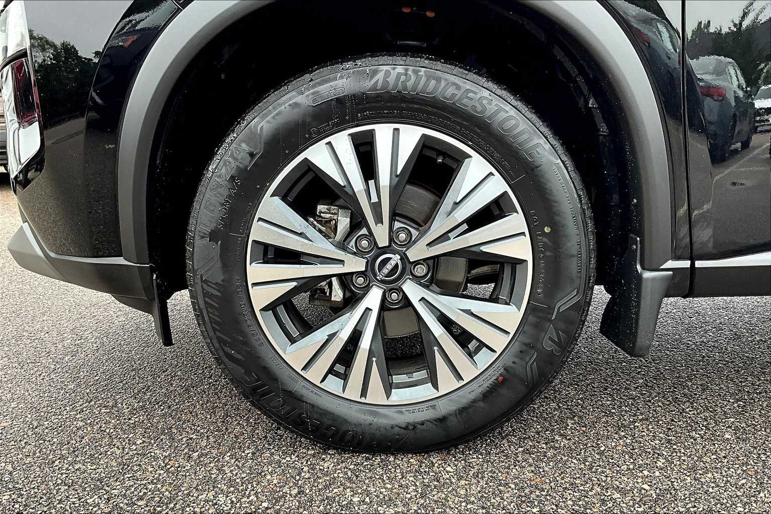 2023 Nissan Rogue SV - Photo 7