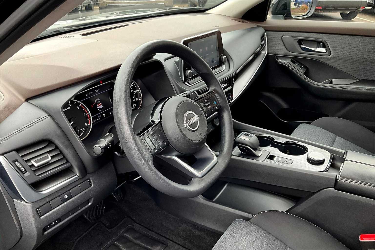 2023 Nissan Rogue SV - Photo 8