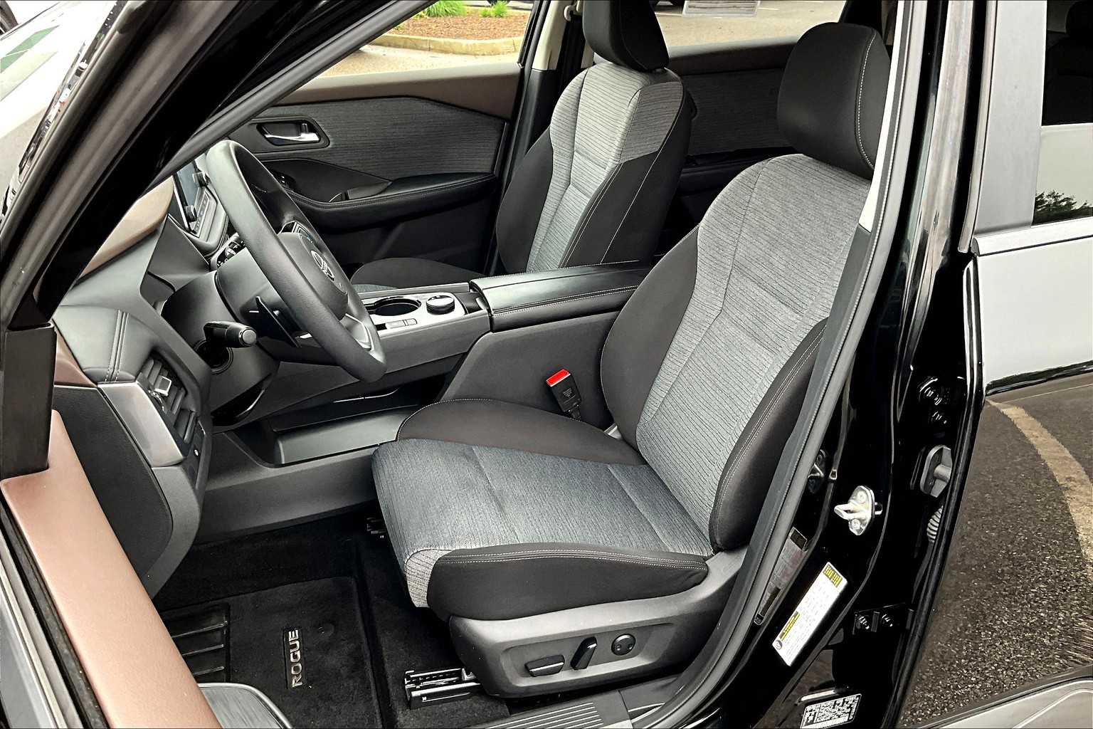 2023 Nissan Rogue SV - Photo 10