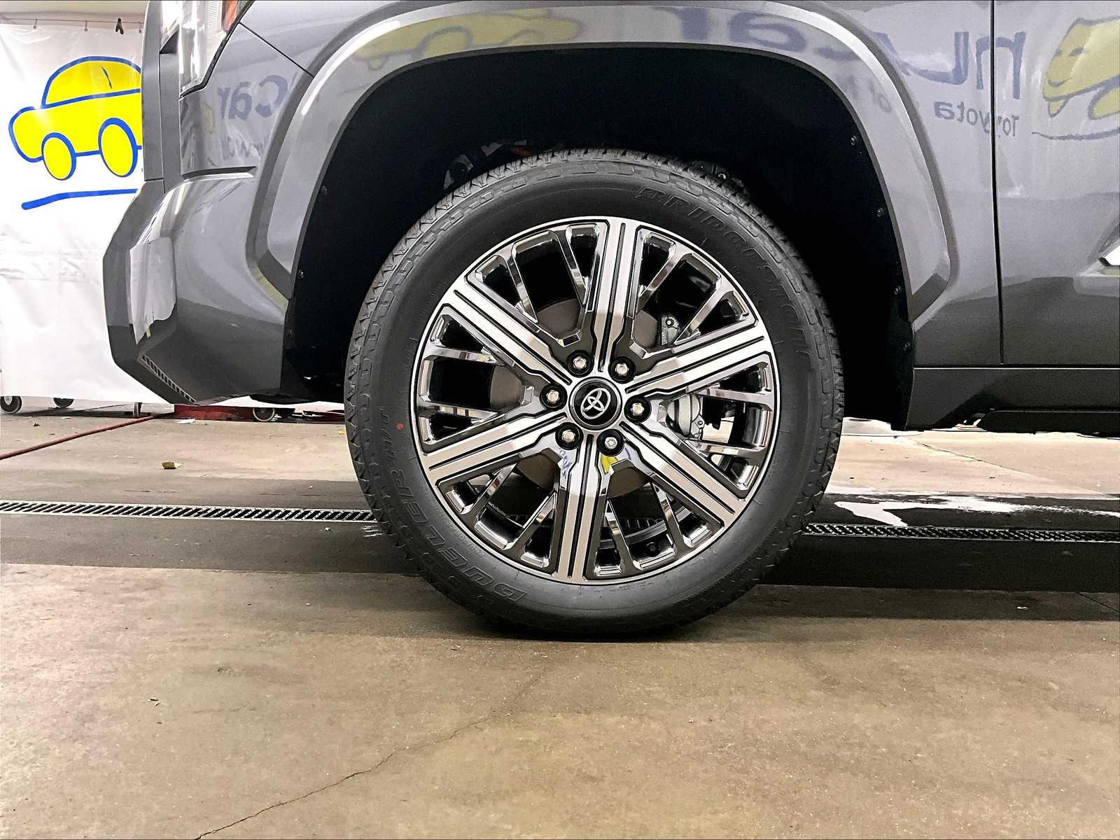 2025 Toyota Tundra Capstone Hybrid - Photo 8