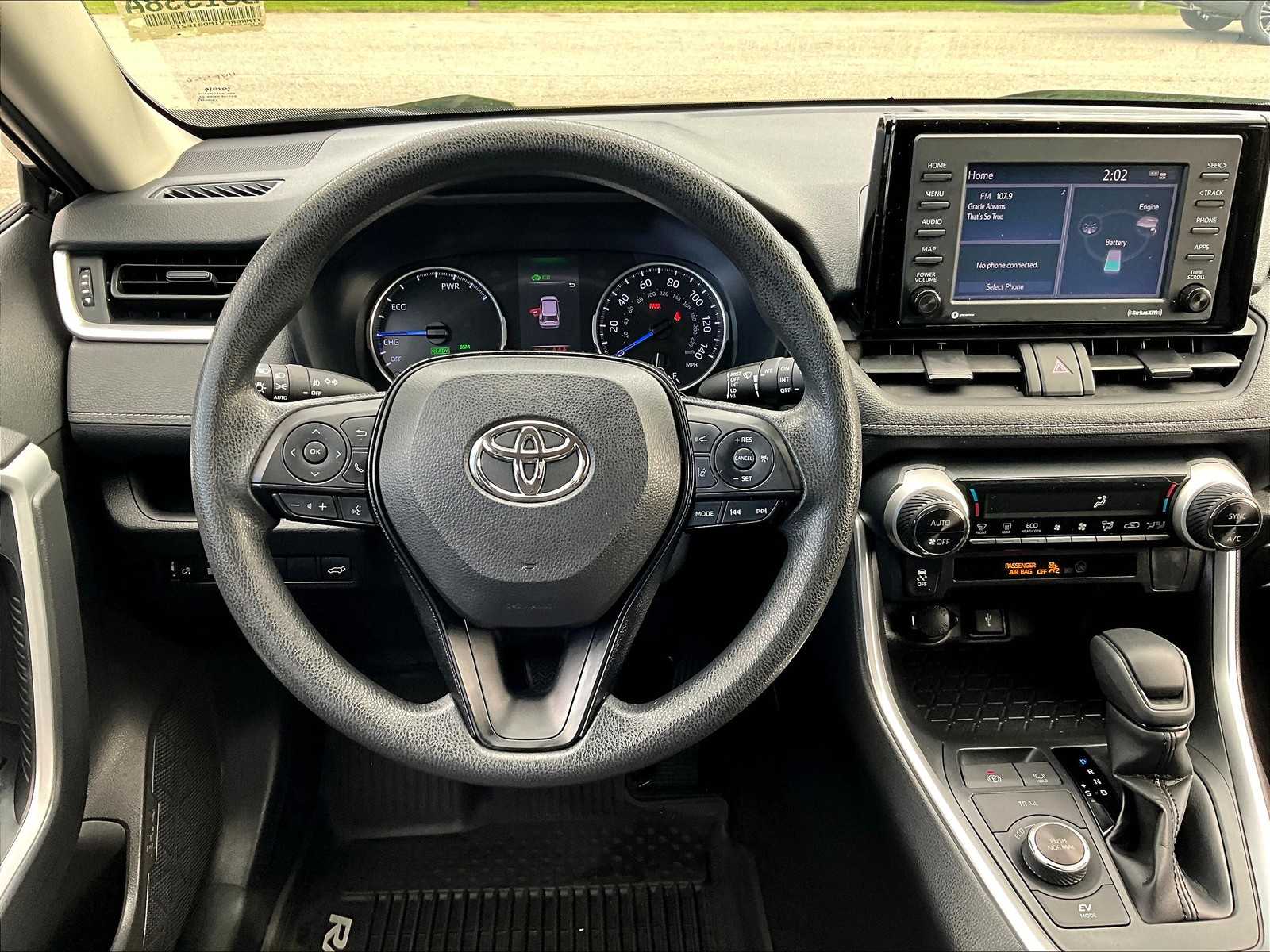 2021 Toyota RAV4 Hybrid XLE - Photo 17
