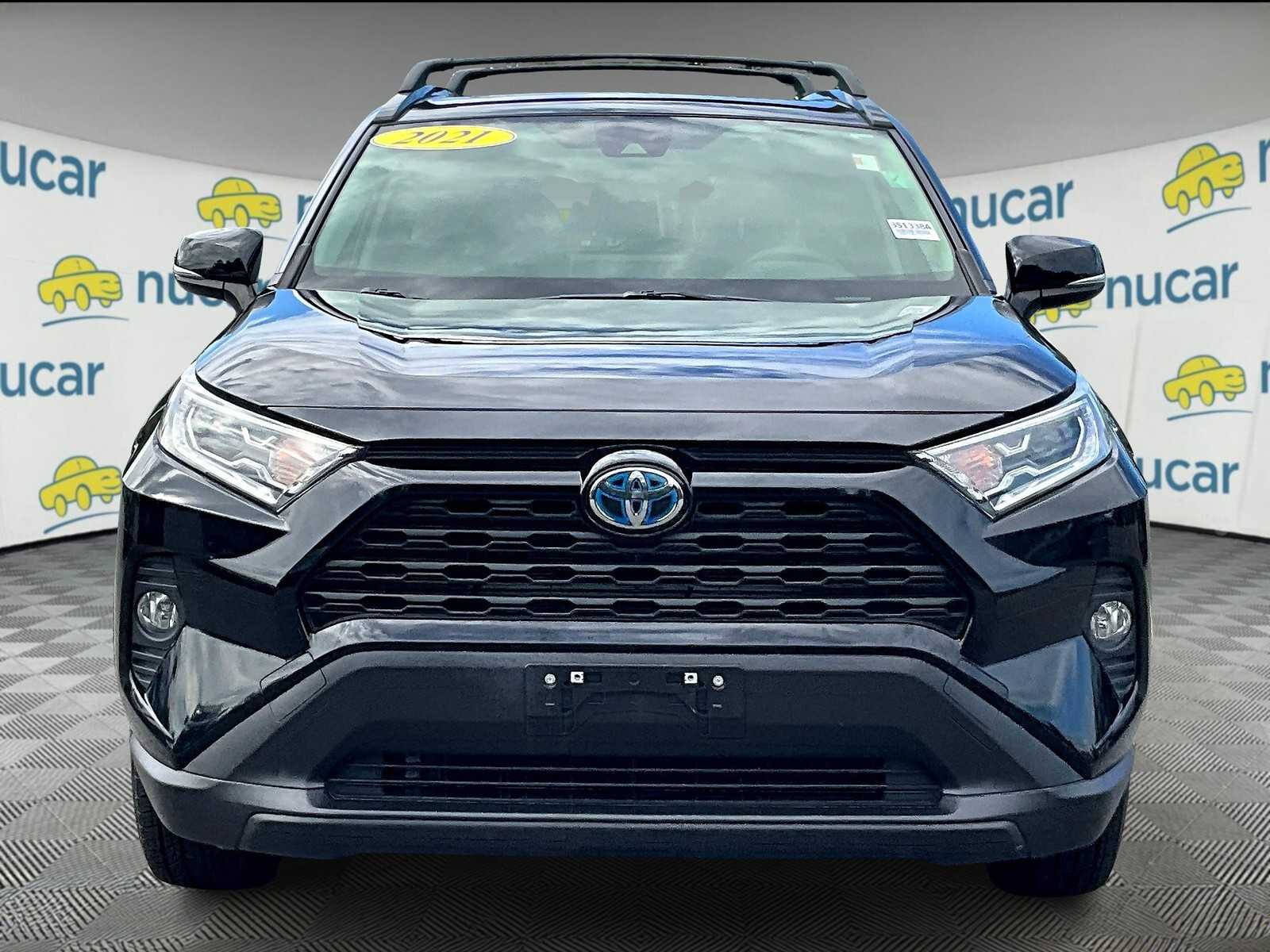 2021 Toyota RAV4 Hybrid XLE - Photo 2