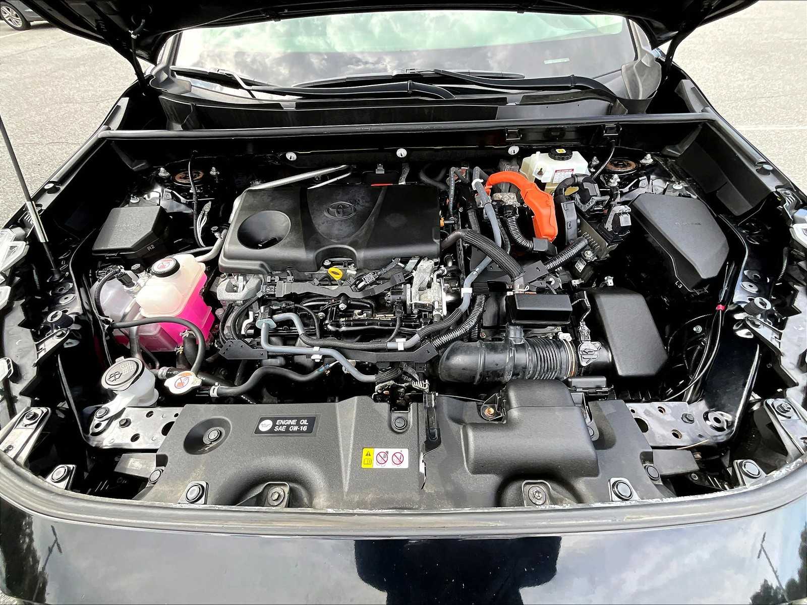 2021 Toyota RAV4 Hybrid XLE - Photo 30
