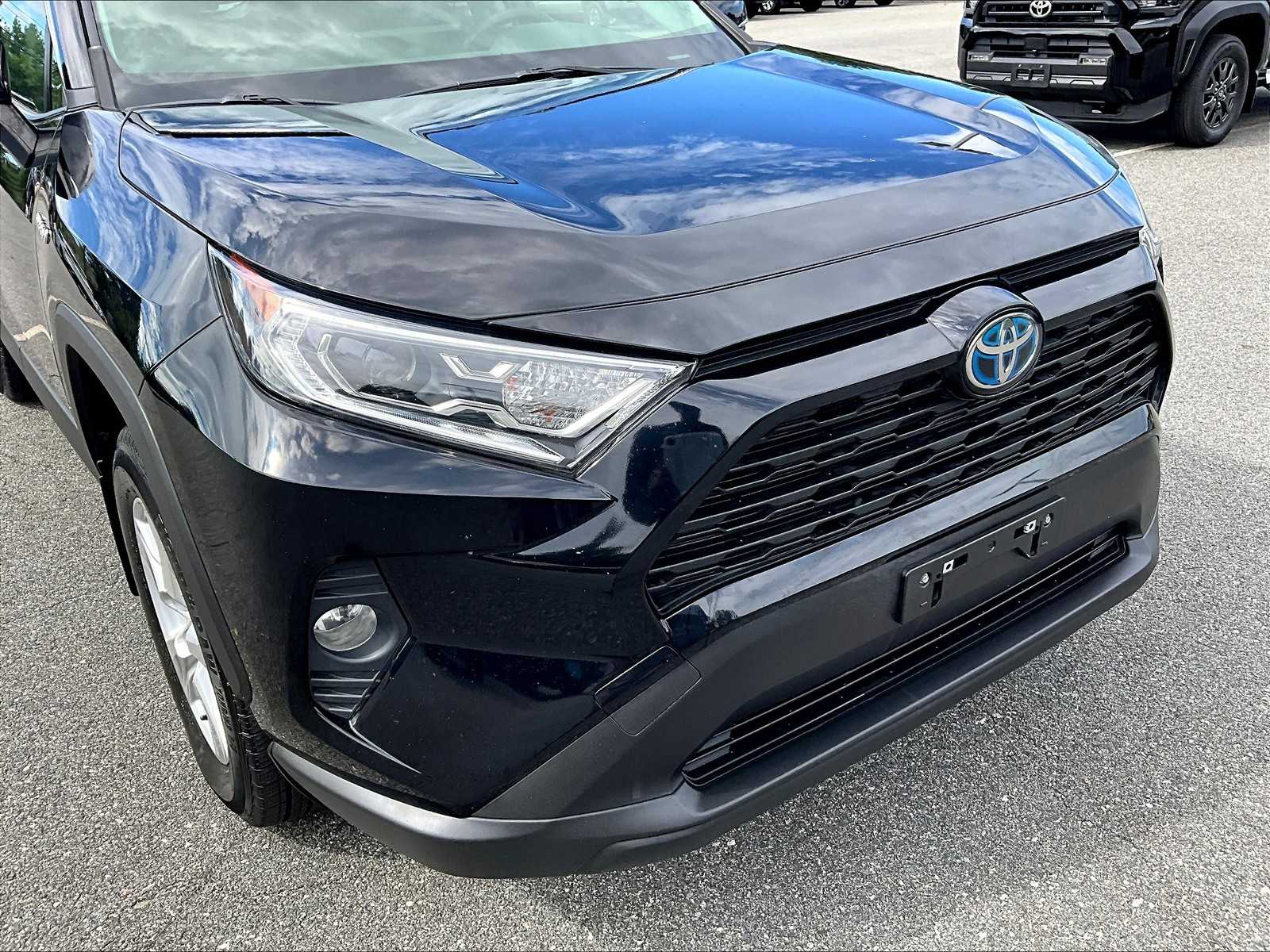 2021 Toyota RAV4 Hybrid XLE - Photo 32