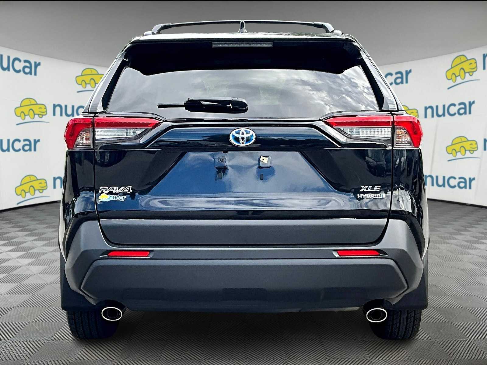 2021 Toyota RAV4 Hybrid XLE - Photo 5