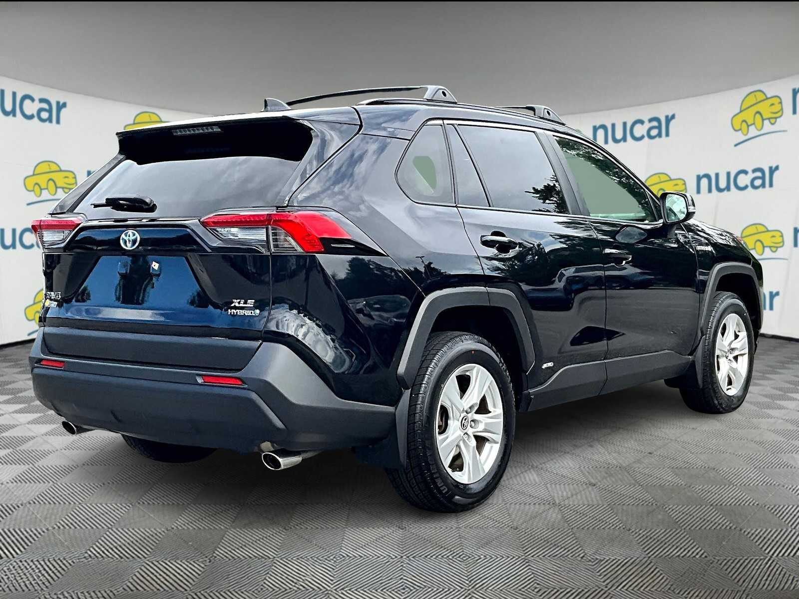 2021 Toyota RAV4 Hybrid XLE - Photo 6