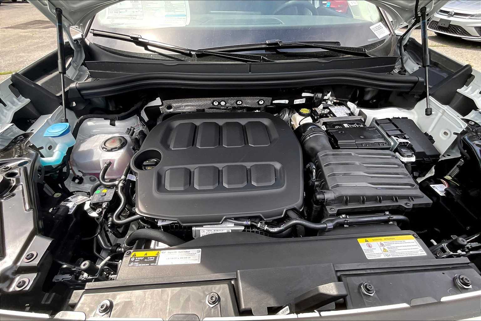 2025 Volkswagen Tiguan SE - Photo 16