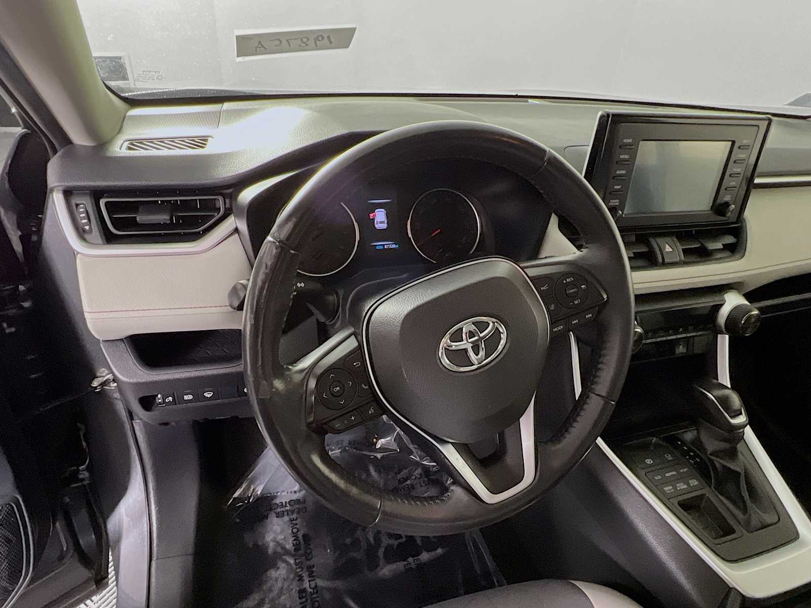 2019 Toyota RAV4 XLE - Photo 11