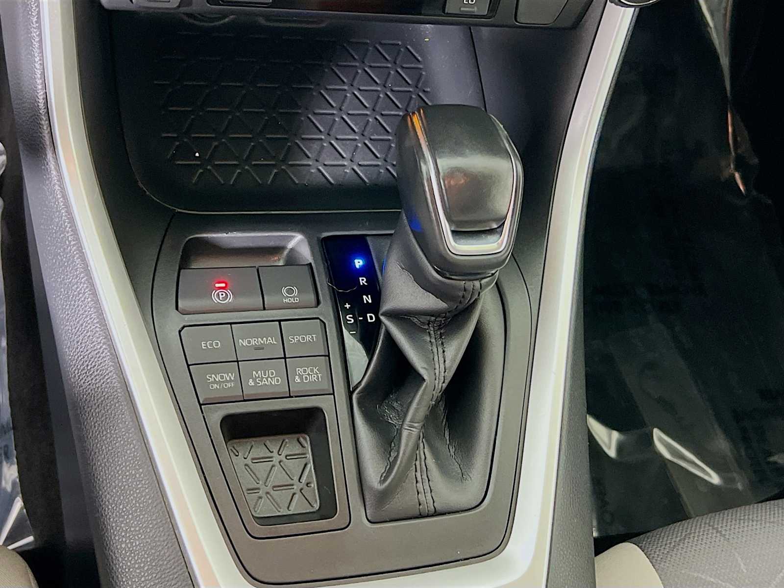 2019 Toyota RAV4 XLE - Photo 16