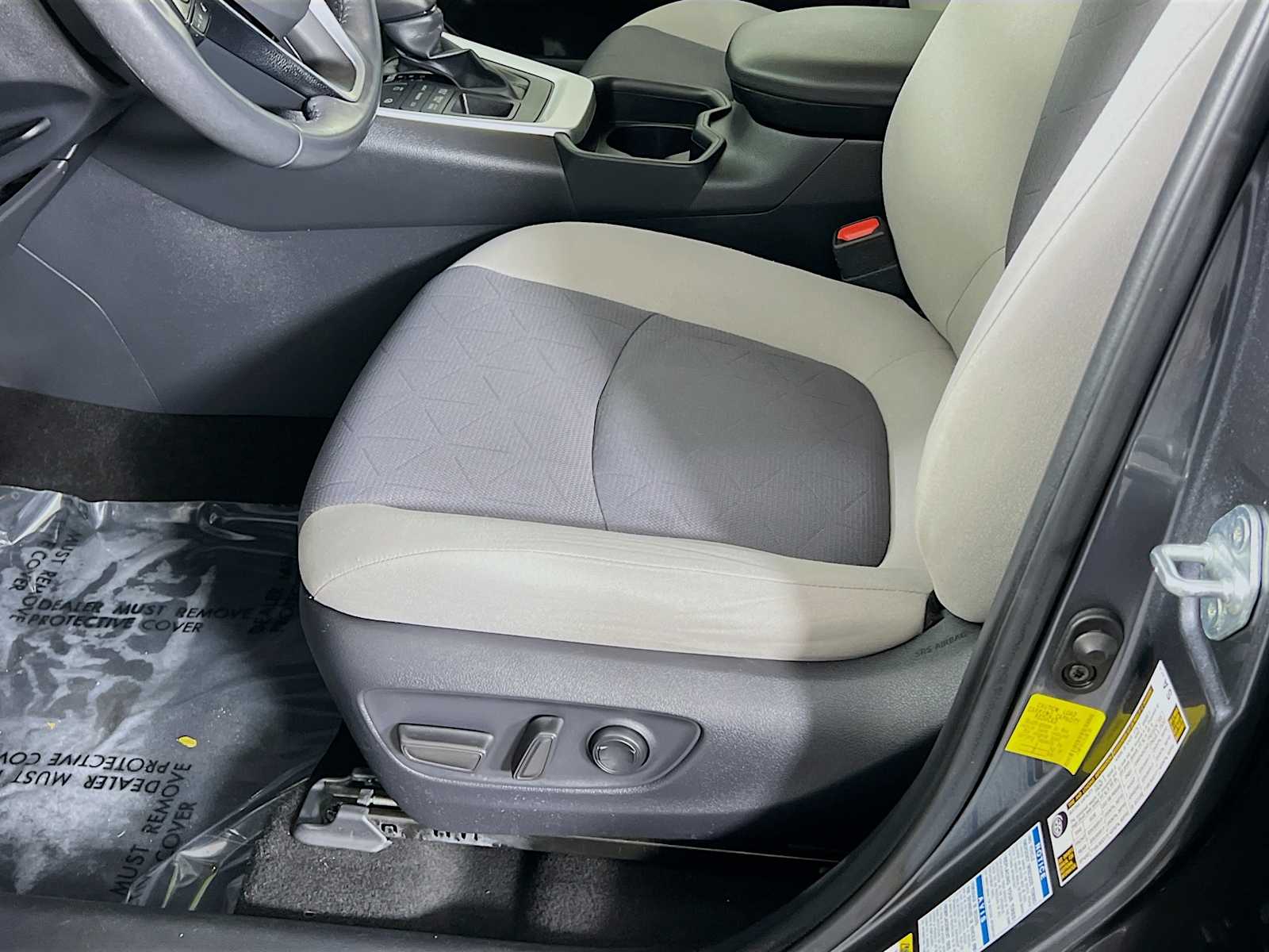 2019 Toyota RAV4 XLE - Photo 19
