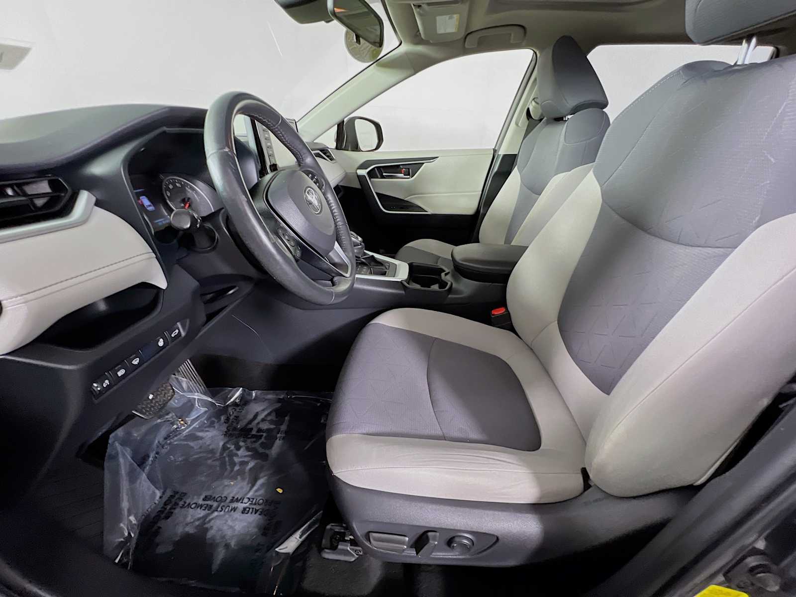 2019 Toyota RAV4 XLE - Photo 21