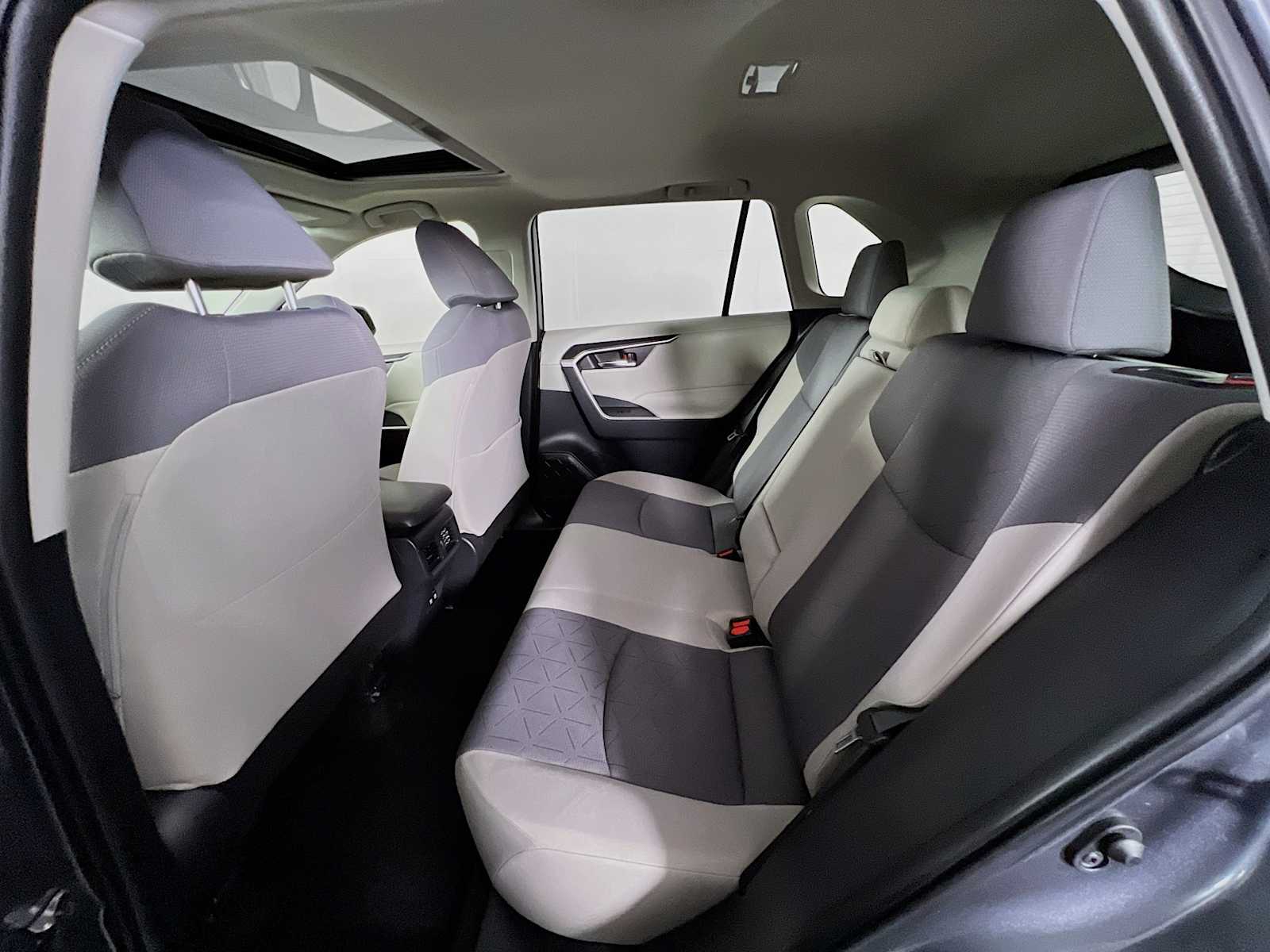 2019 Toyota RAV4 XLE - Photo 25