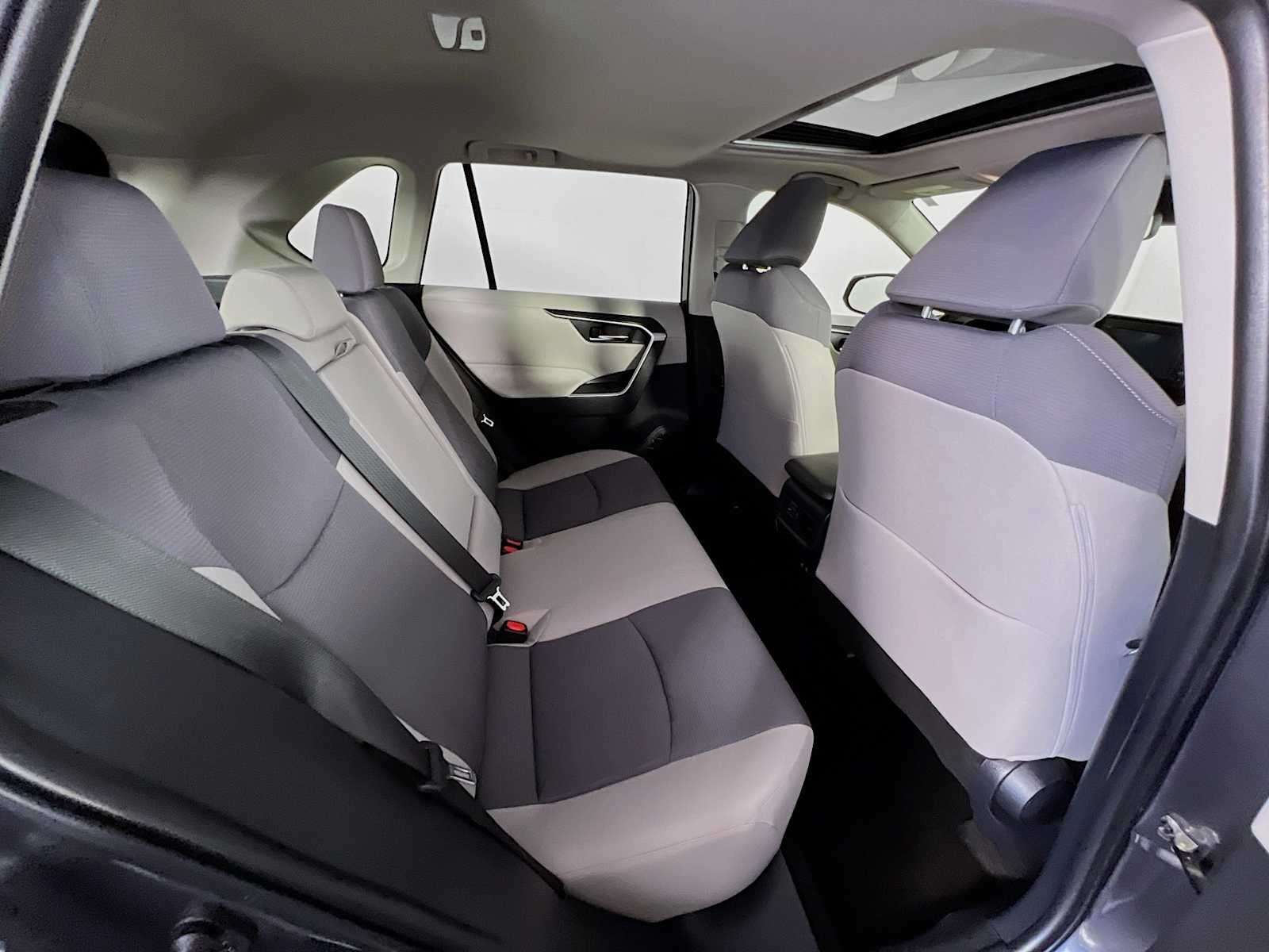 2019 Toyota RAV4 XLE - Photo 27