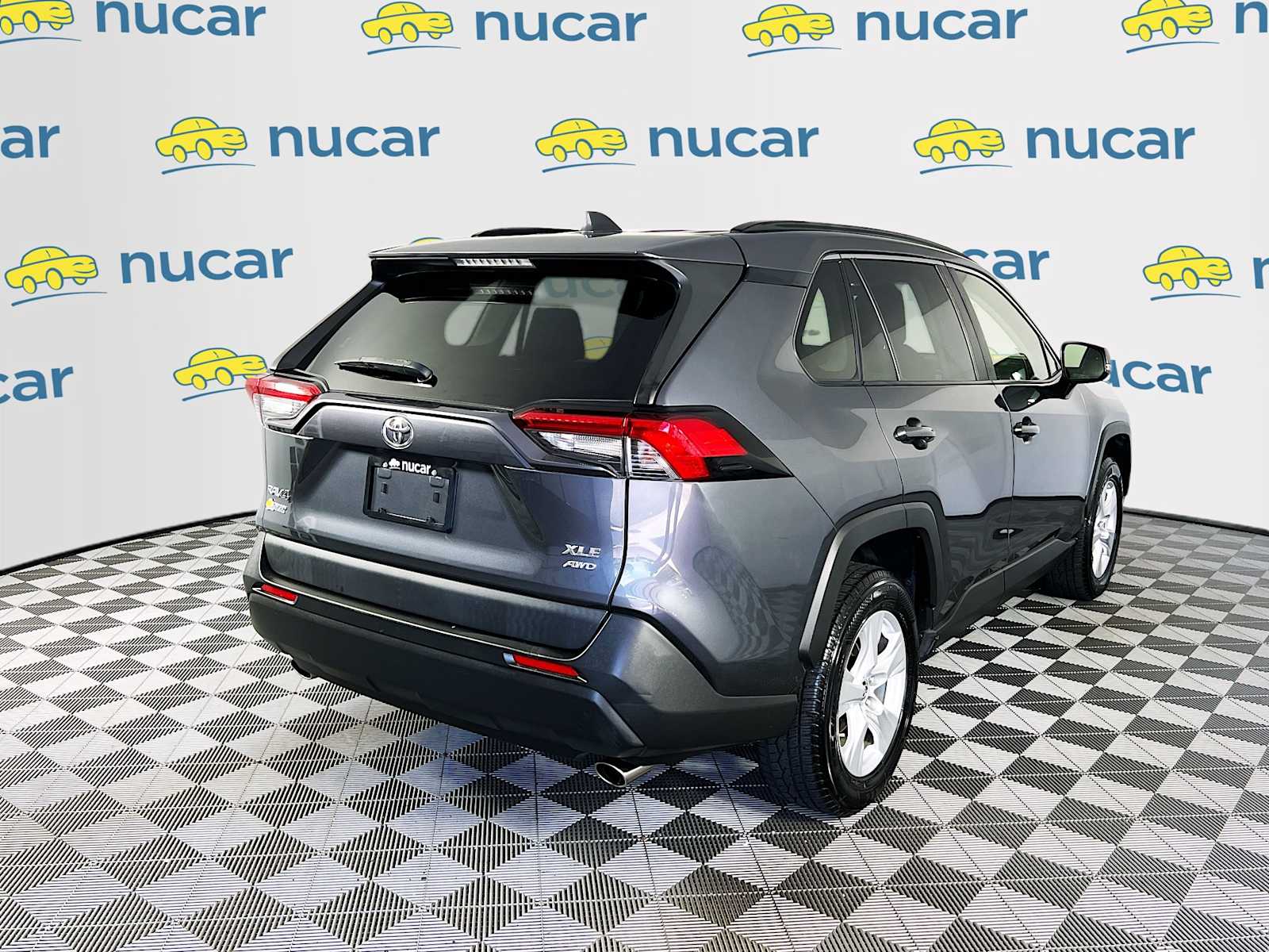 2019 Toyota RAV4 XLE - Photo 7