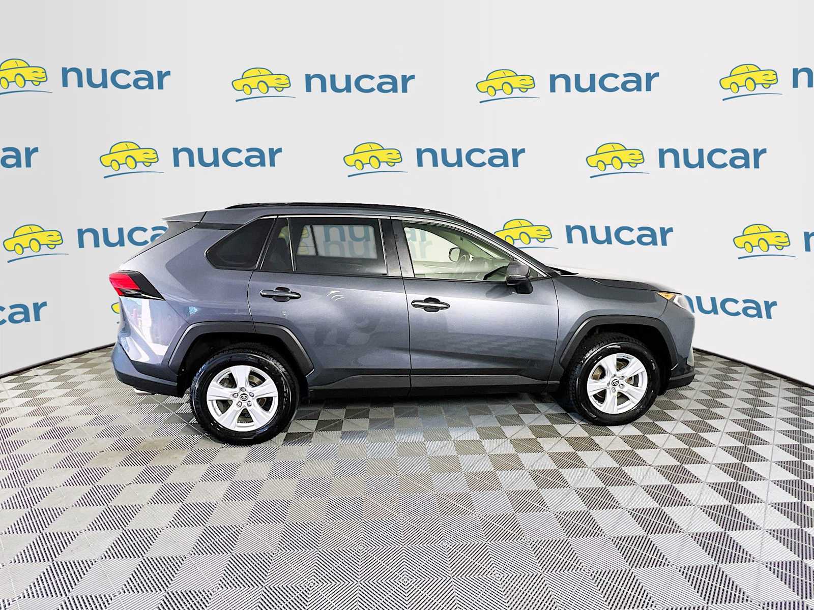 2019 Toyota RAV4 XLE - Photo 8