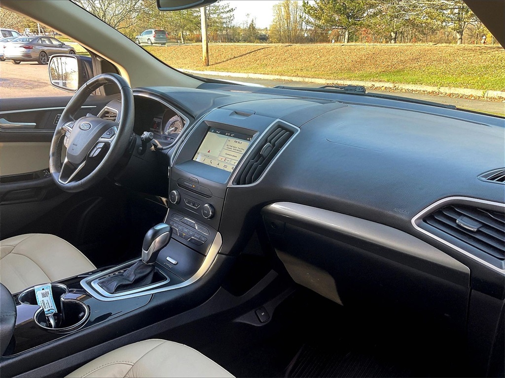 2017 Ford Edge SEL - Photo 13