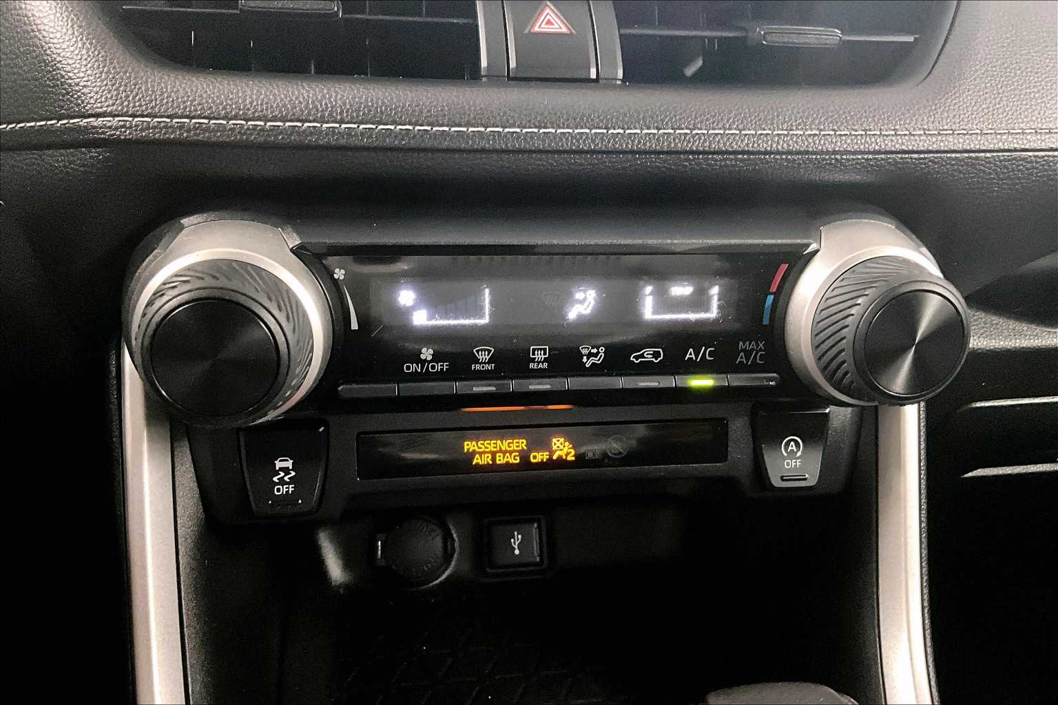 2022 Toyota RAV4 LE - Photo 25
