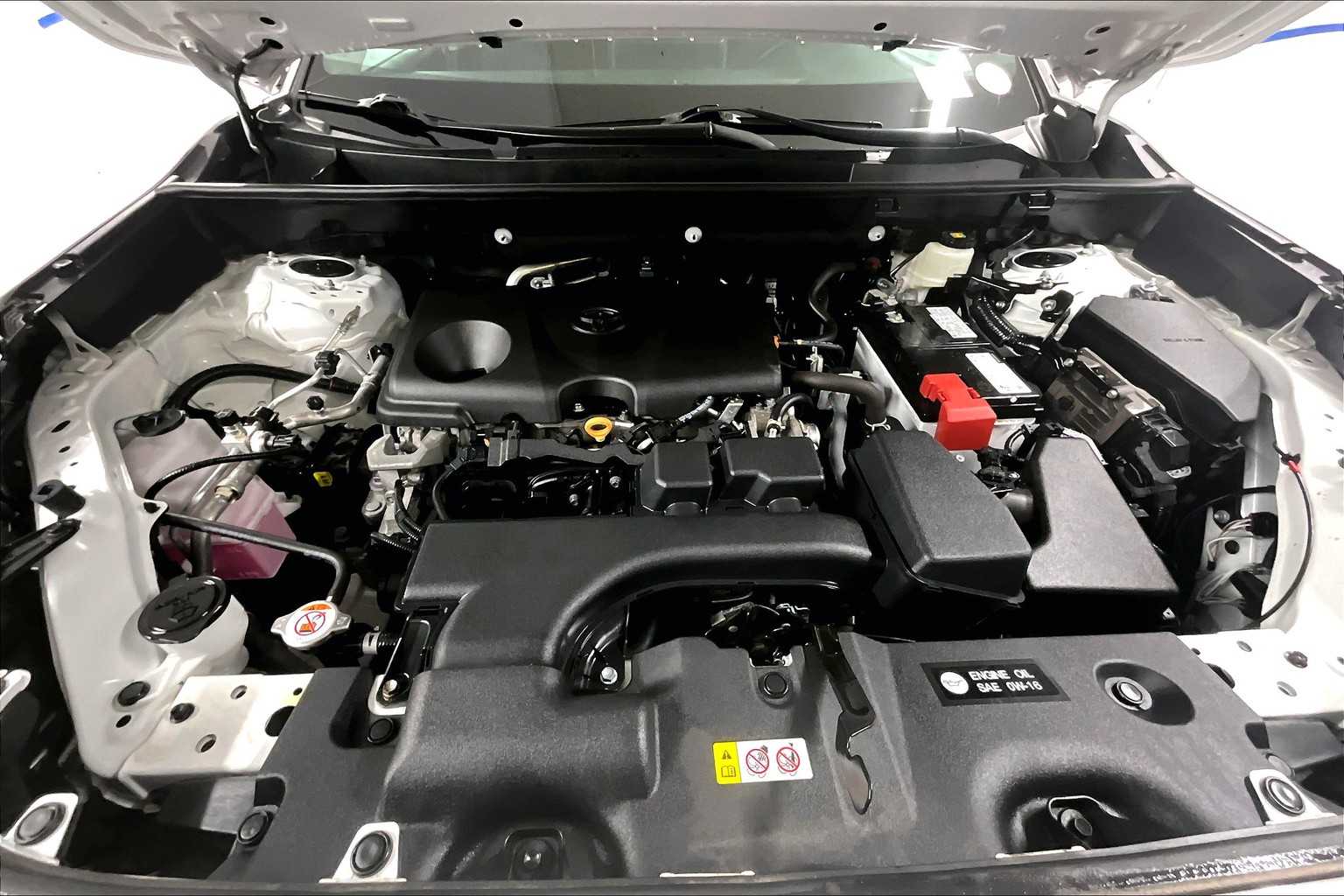 2022 Toyota RAV4 LE - Photo 29
