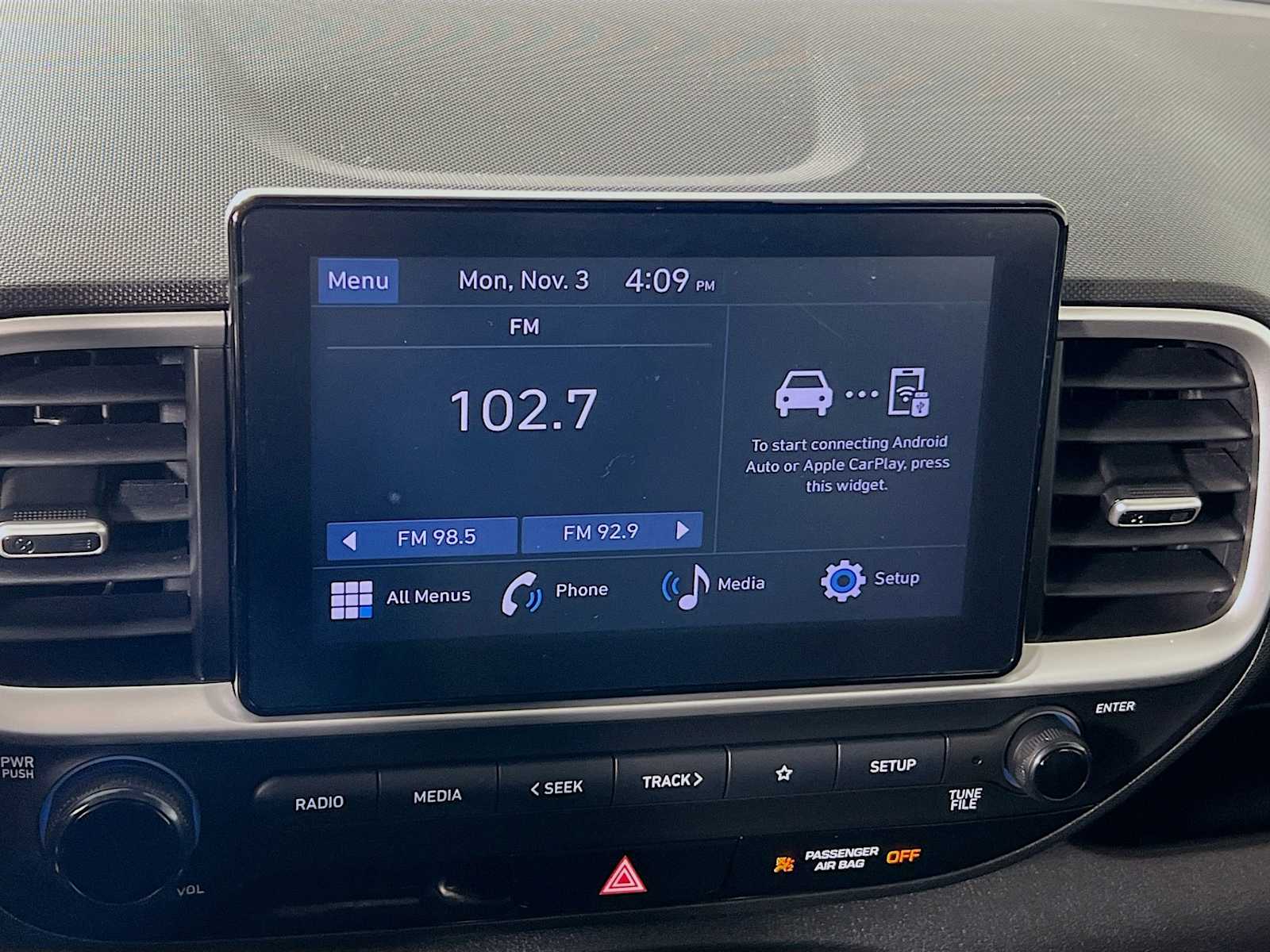 2023 Hyundai Venue SEL - Photo 14