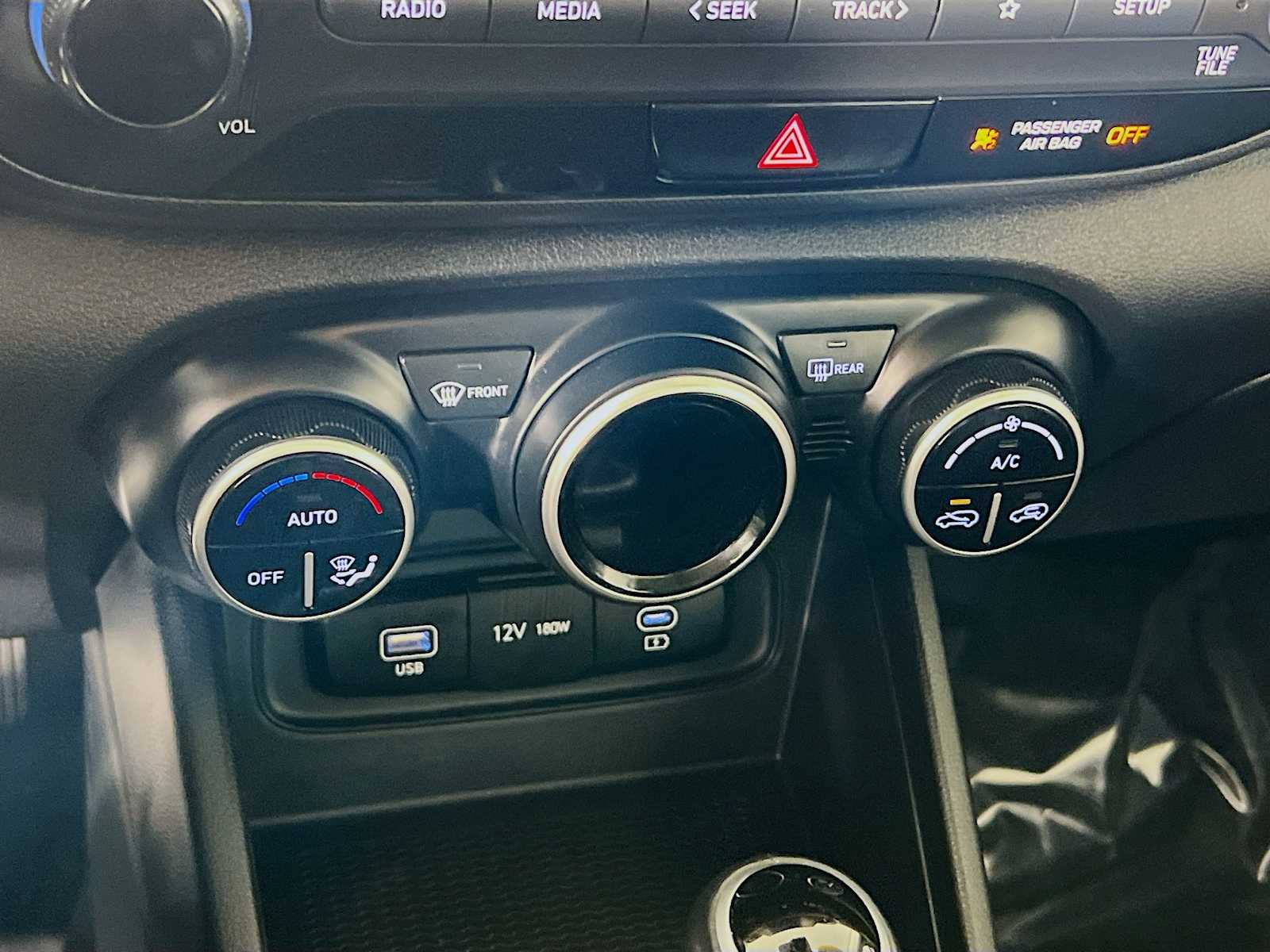 2023 Hyundai Venue SEL - Photo 15