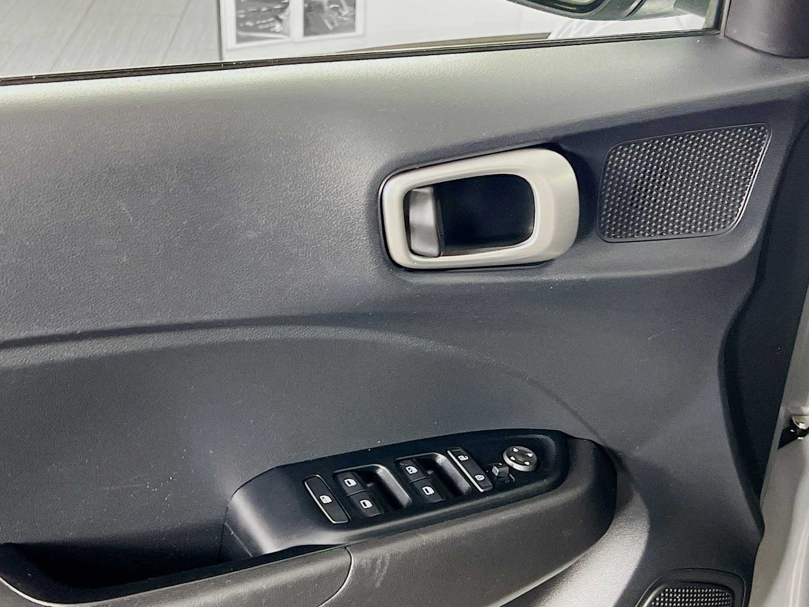 2023 Hyundai Venue SEL - Photo 17