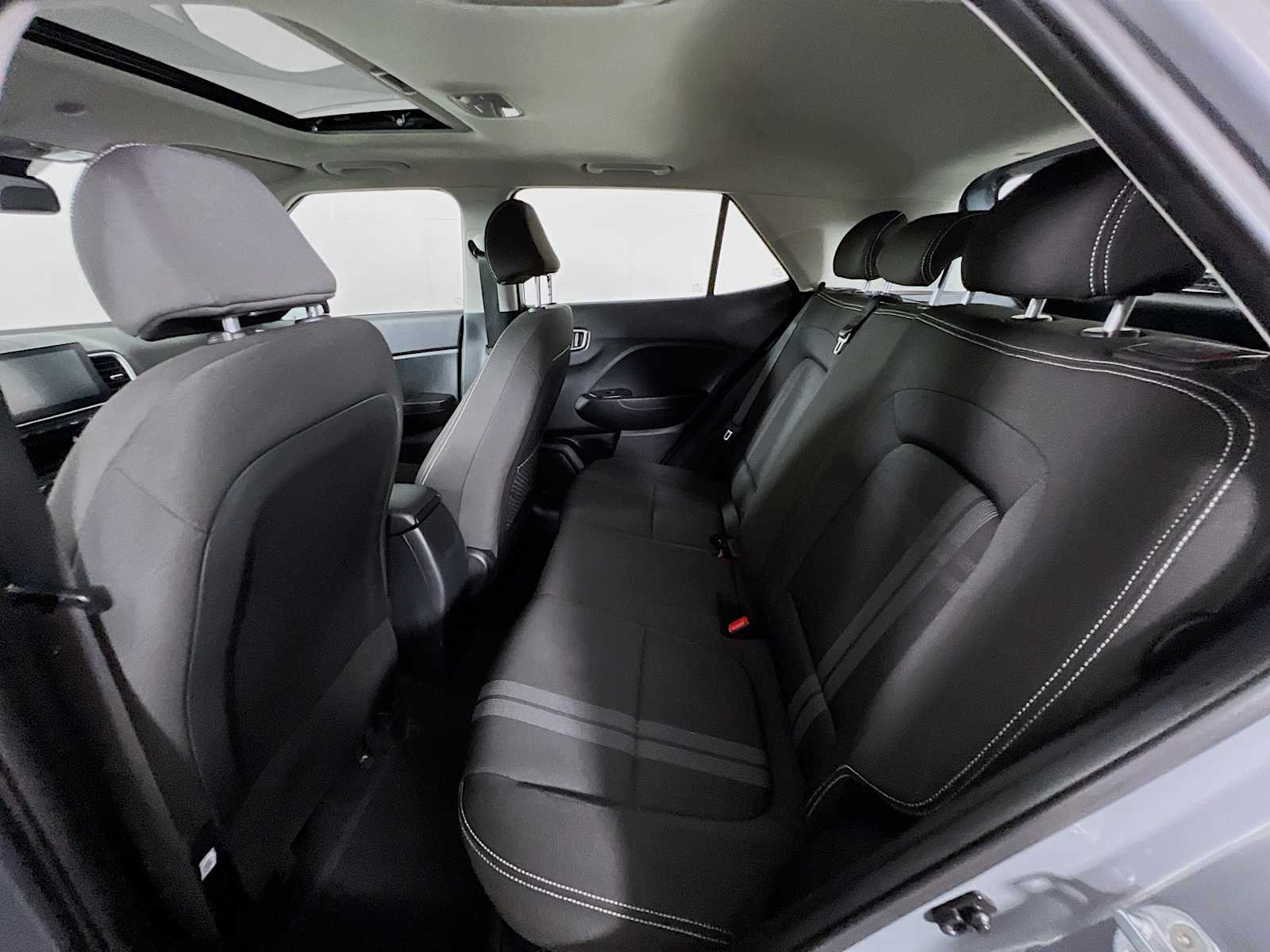 2023 Hyundai Venue SEL - Photo 23