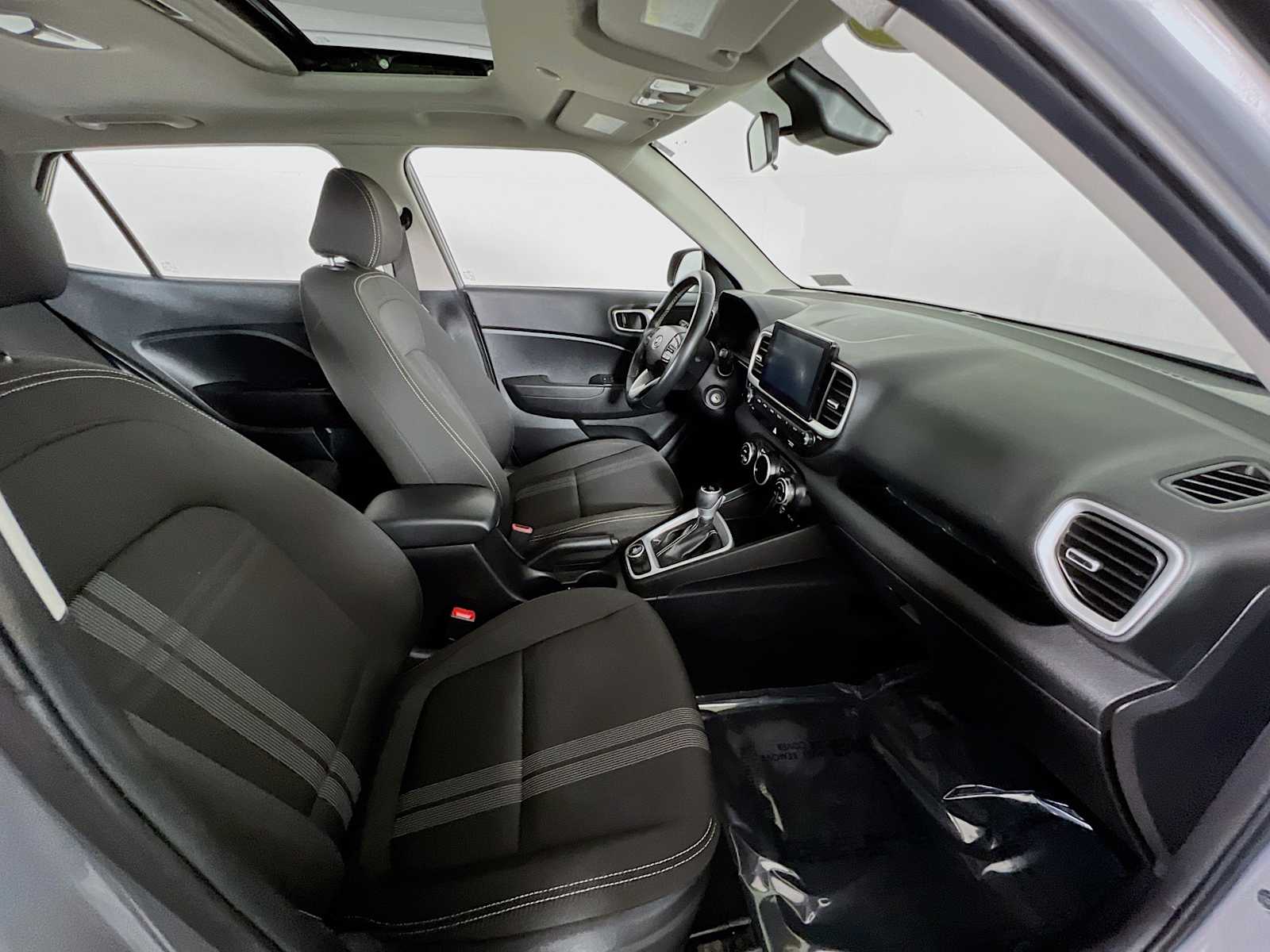 2023 Hyundai Venue SEL - Photo 26