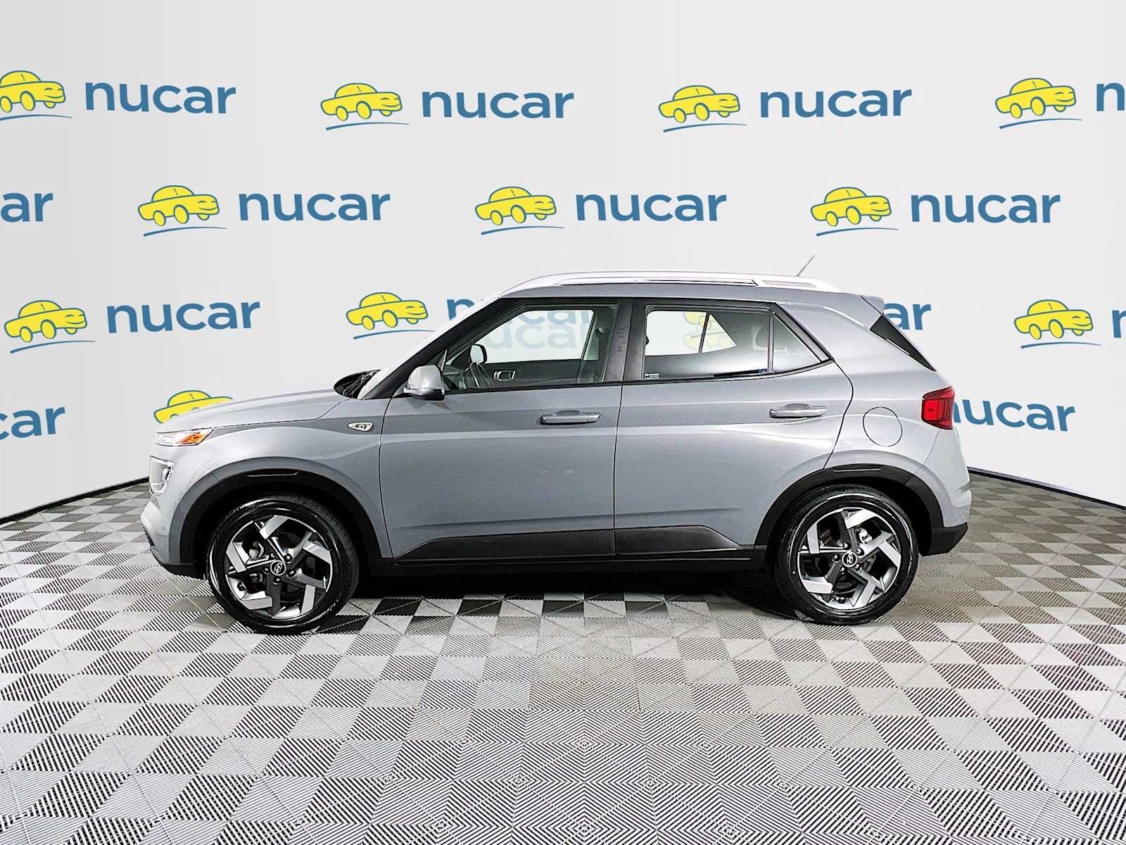 2023 Hyundai Venue SEL - Photo 4