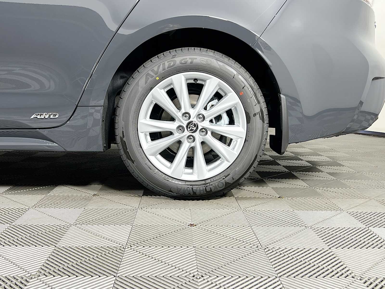 2025 Toyota Corolla Hybrid LE - Photo 18