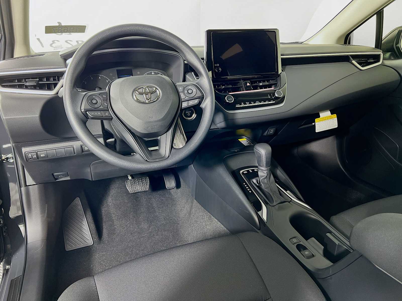 2025 Toyota Corolla Hybrid LE - Photo 6
