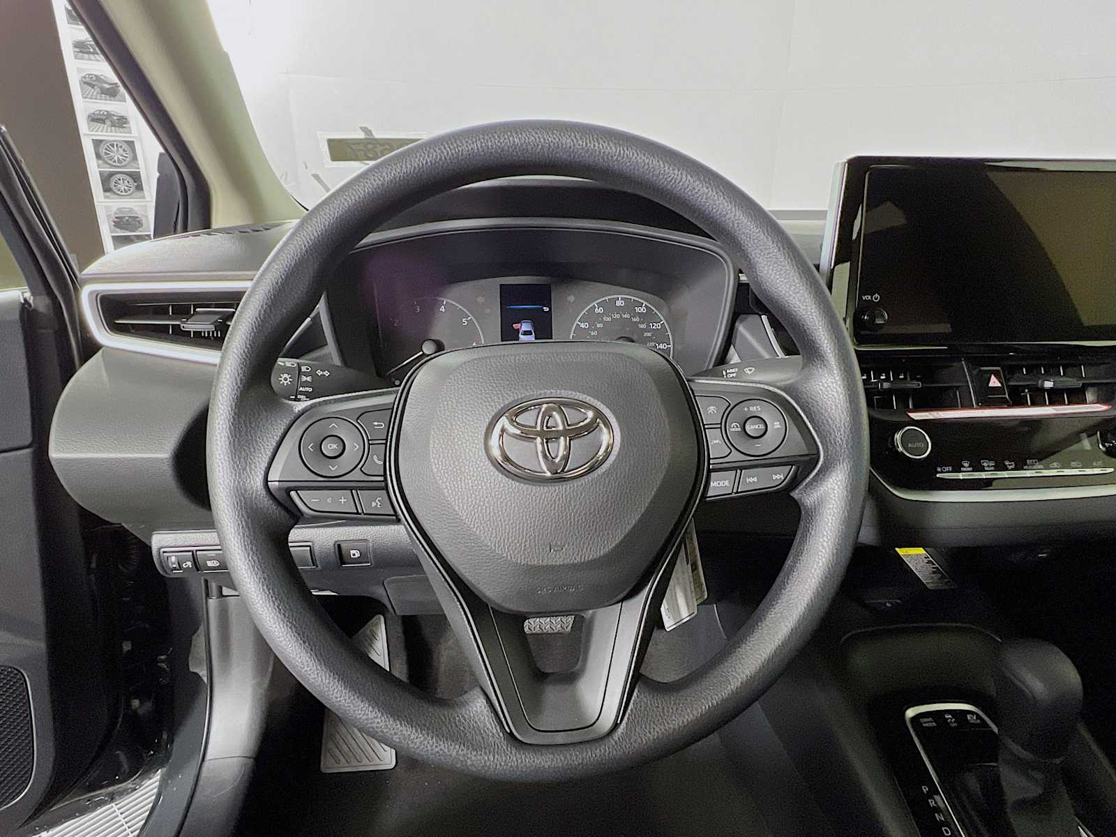 2025 Toyota Corolla Hybrid LE - Photo 7