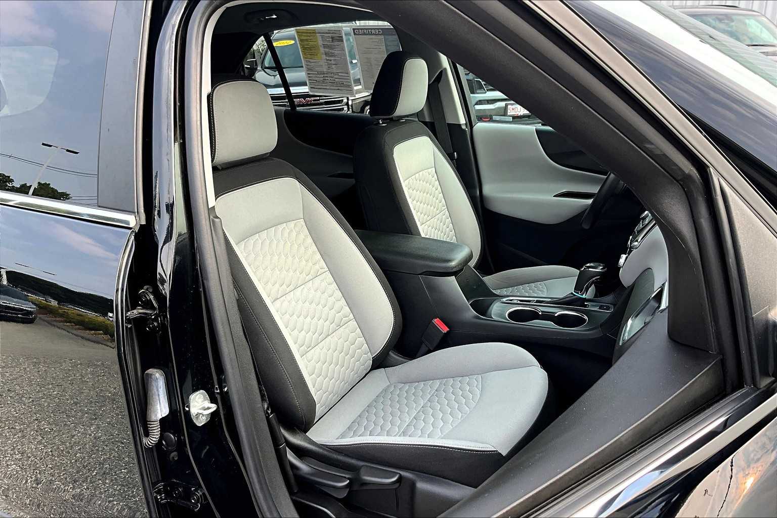 2021 Chevrolet Equinox LT - Photo 11