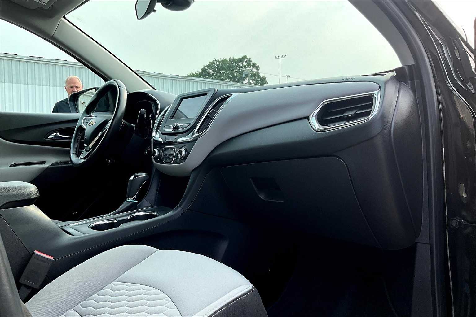 2021 Chevrolet Equinox LT - Photo 14