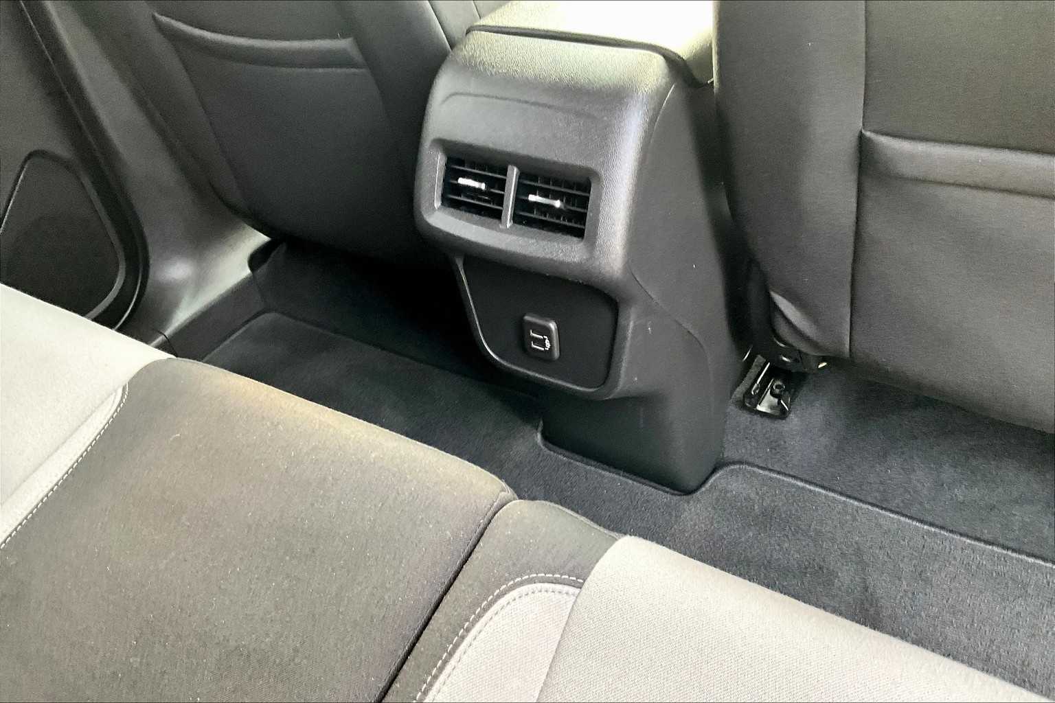 2021 Chevrolet Equinox LT - Photo 26