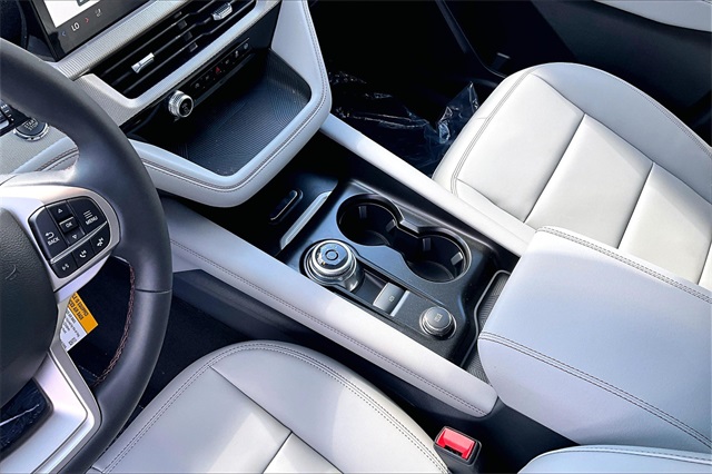 2025 Ford Explorer Active - Photo 9