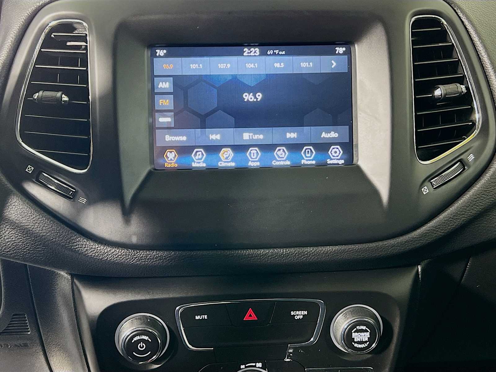 2019 Jeep Compass Latitude - Photo 14