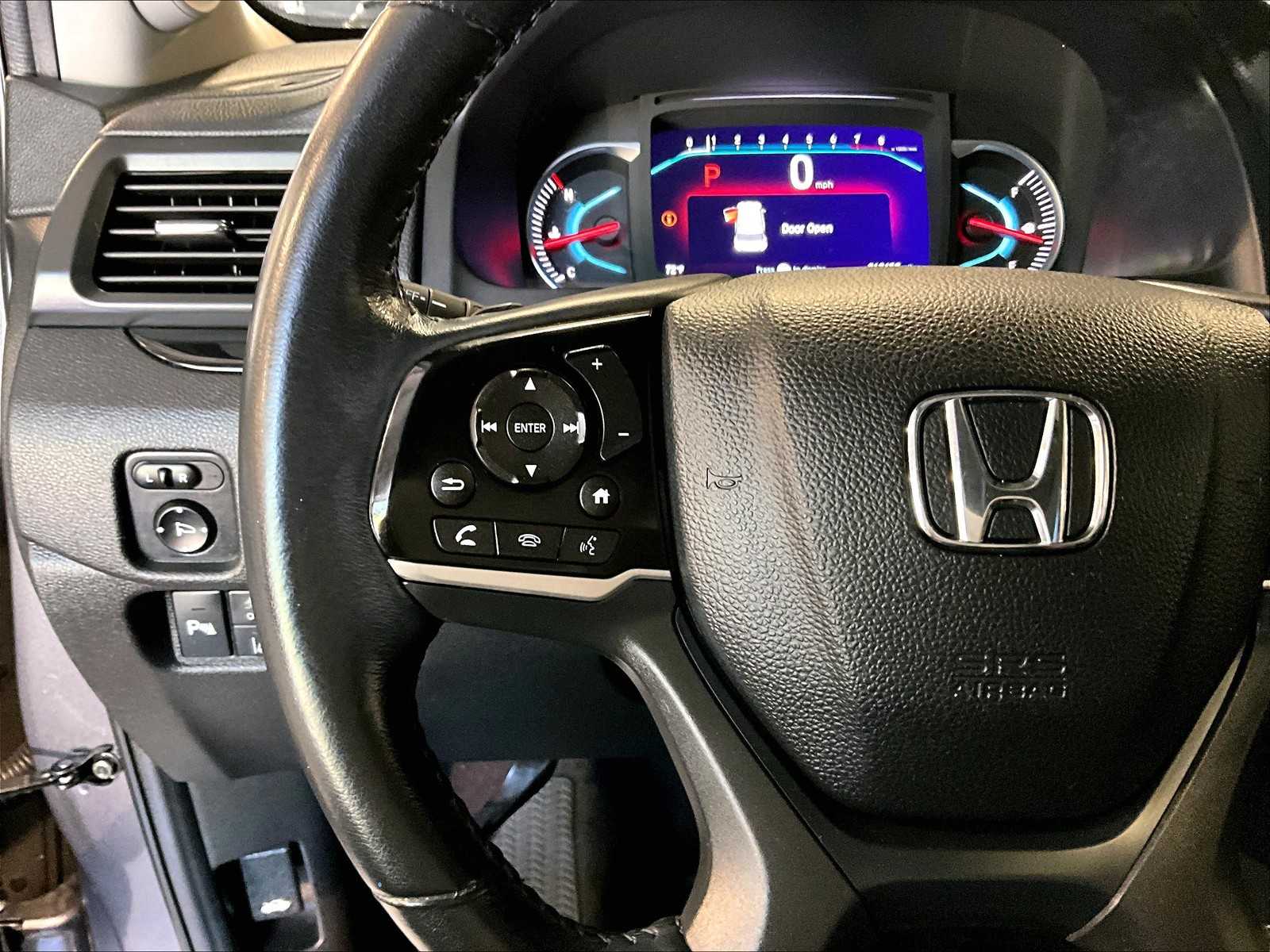 2020 Honda Pilot Touring 8-Passenger - Photo 24