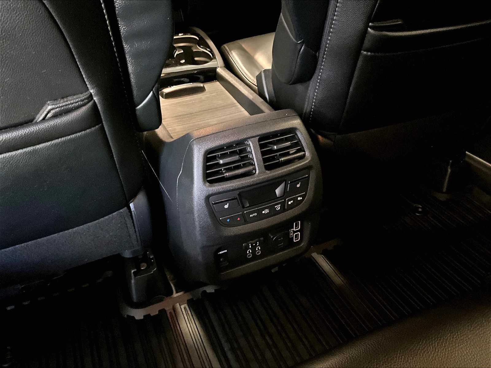 2020 Honda Pilot Touring 8-Passenger - Photo 29