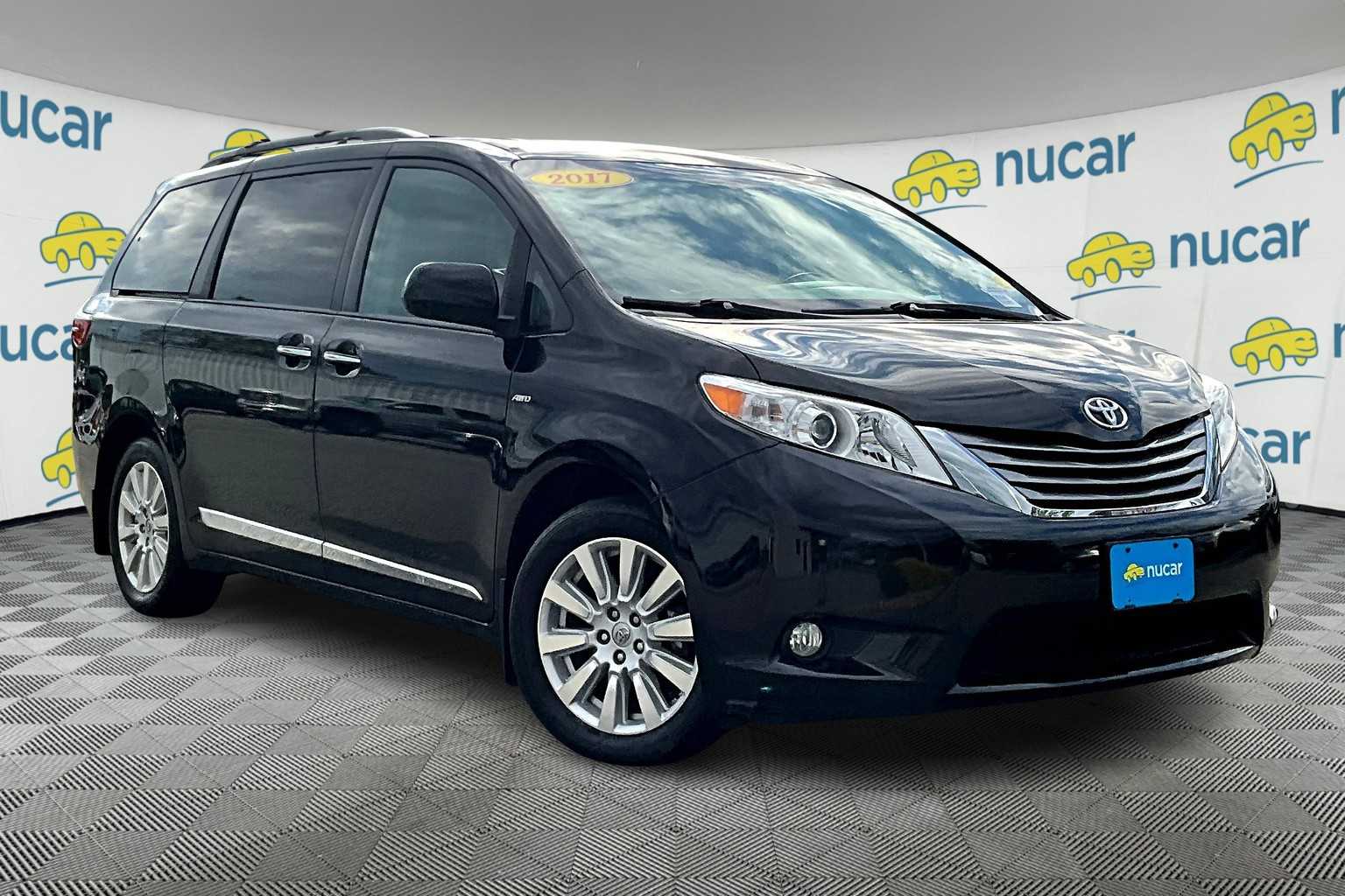 2017 Toyota Sienna XLE - Photo 1