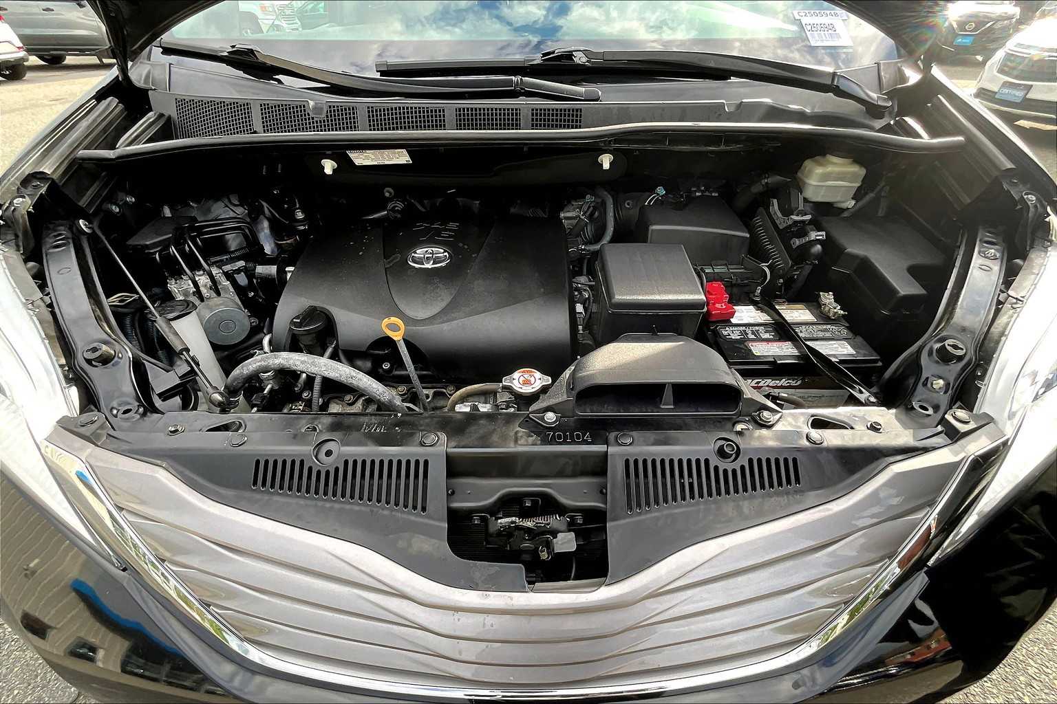2017 Toyota Sienna XLE - Photo 30