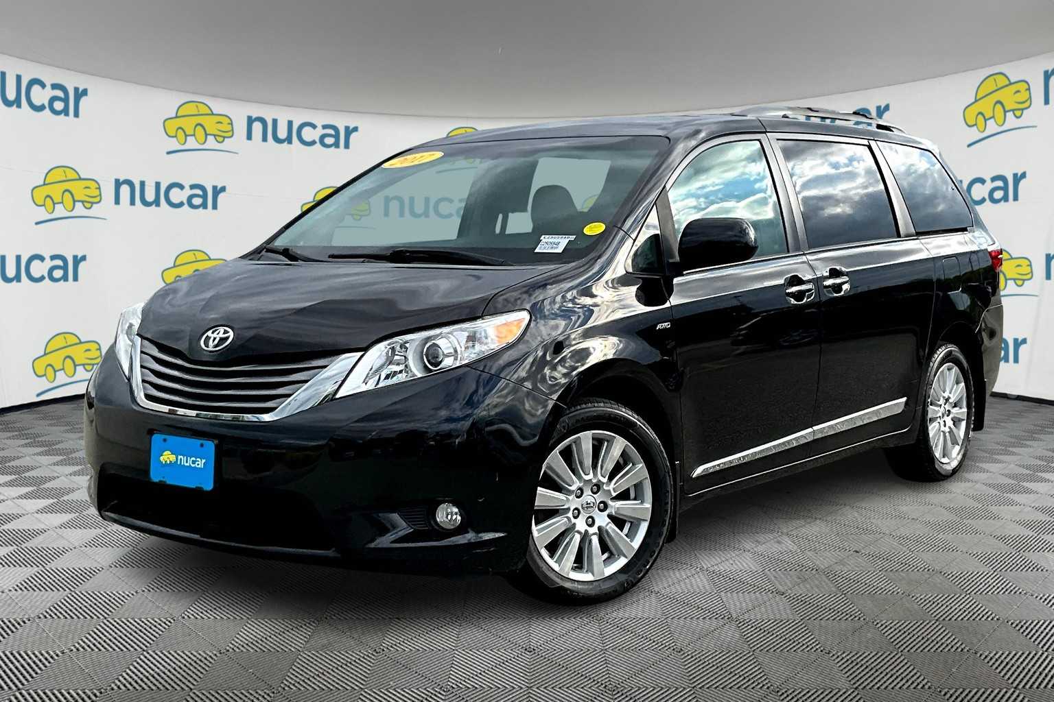 2017 Toyota Sienna XLE - Photo 3